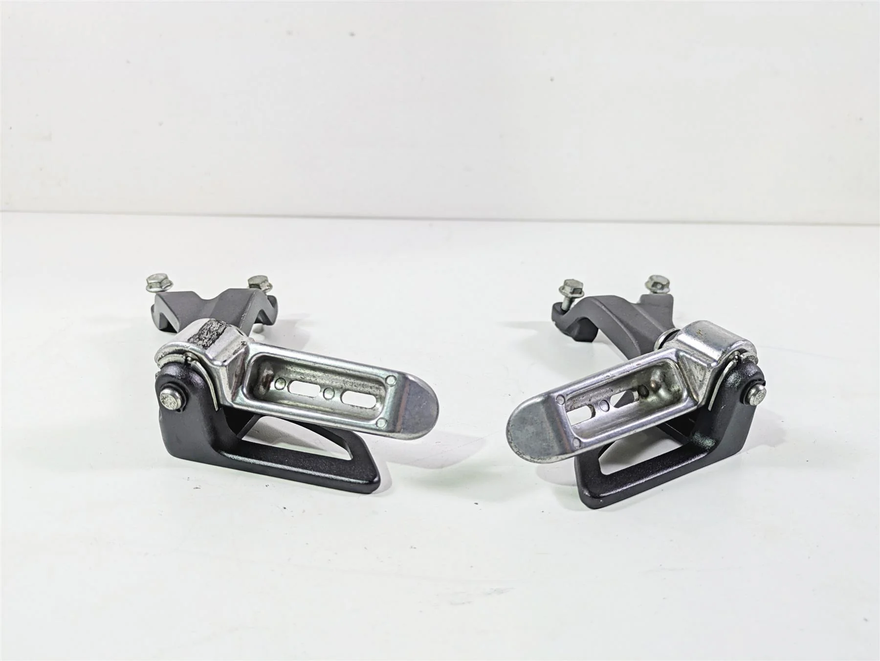 2016 Zero Motorcycles S 9.8 Rear Passenger Footpeg Set L 20-04285  R 20-07604 - Image 8