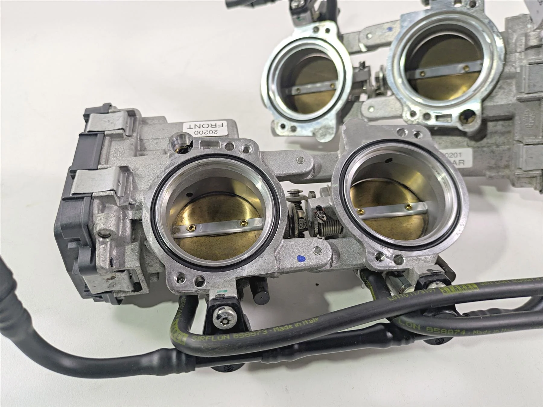 2017 Aprilia RSV 1100 Tuono V4 Factory Front Rear Throttle Bodies 857303 857304 - Image 10