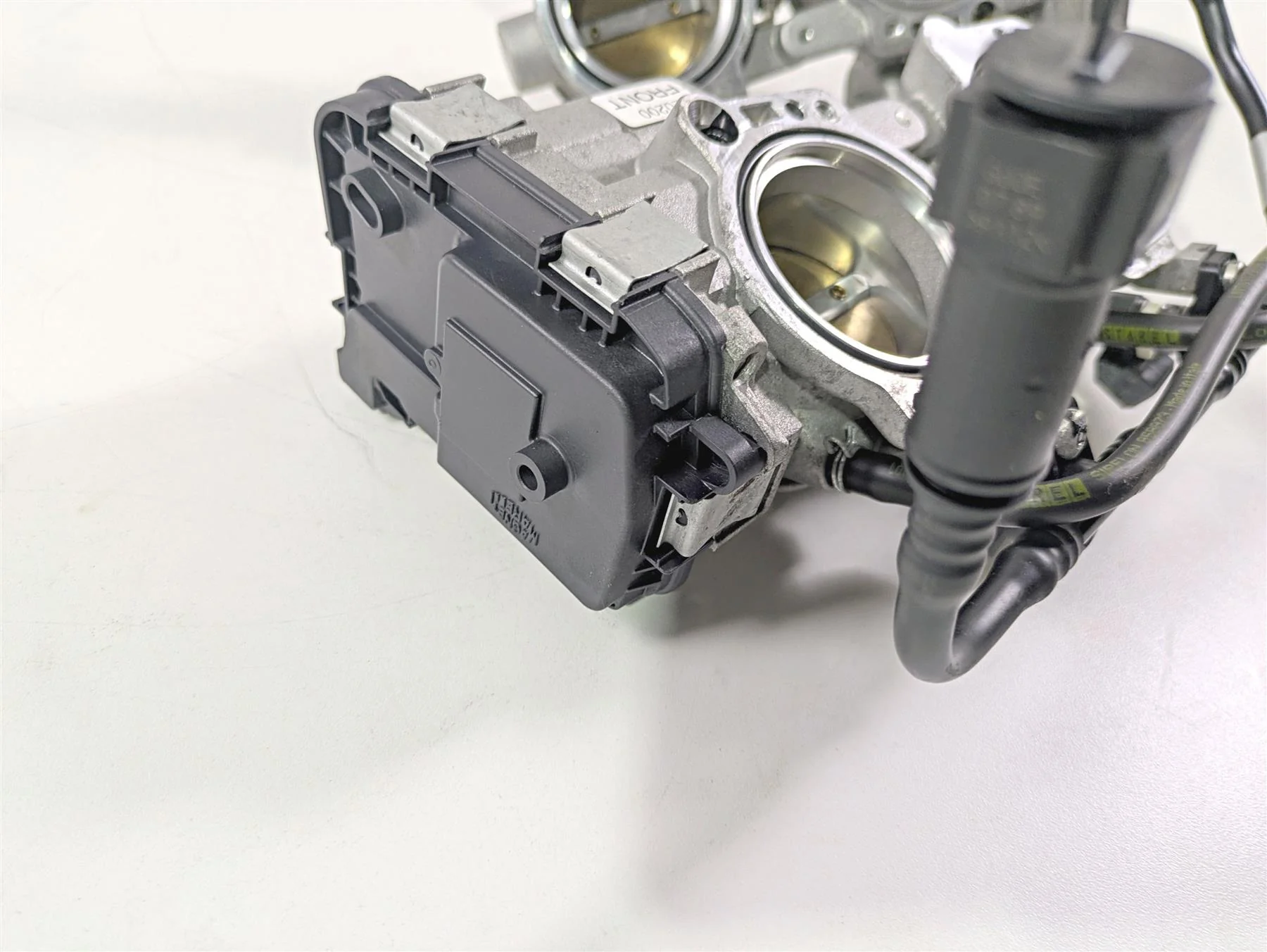 2017 Aprilia RSV 1100 Tuono V4 Factory Front Rear Throttle Bodies 857303 857304 - Image 9