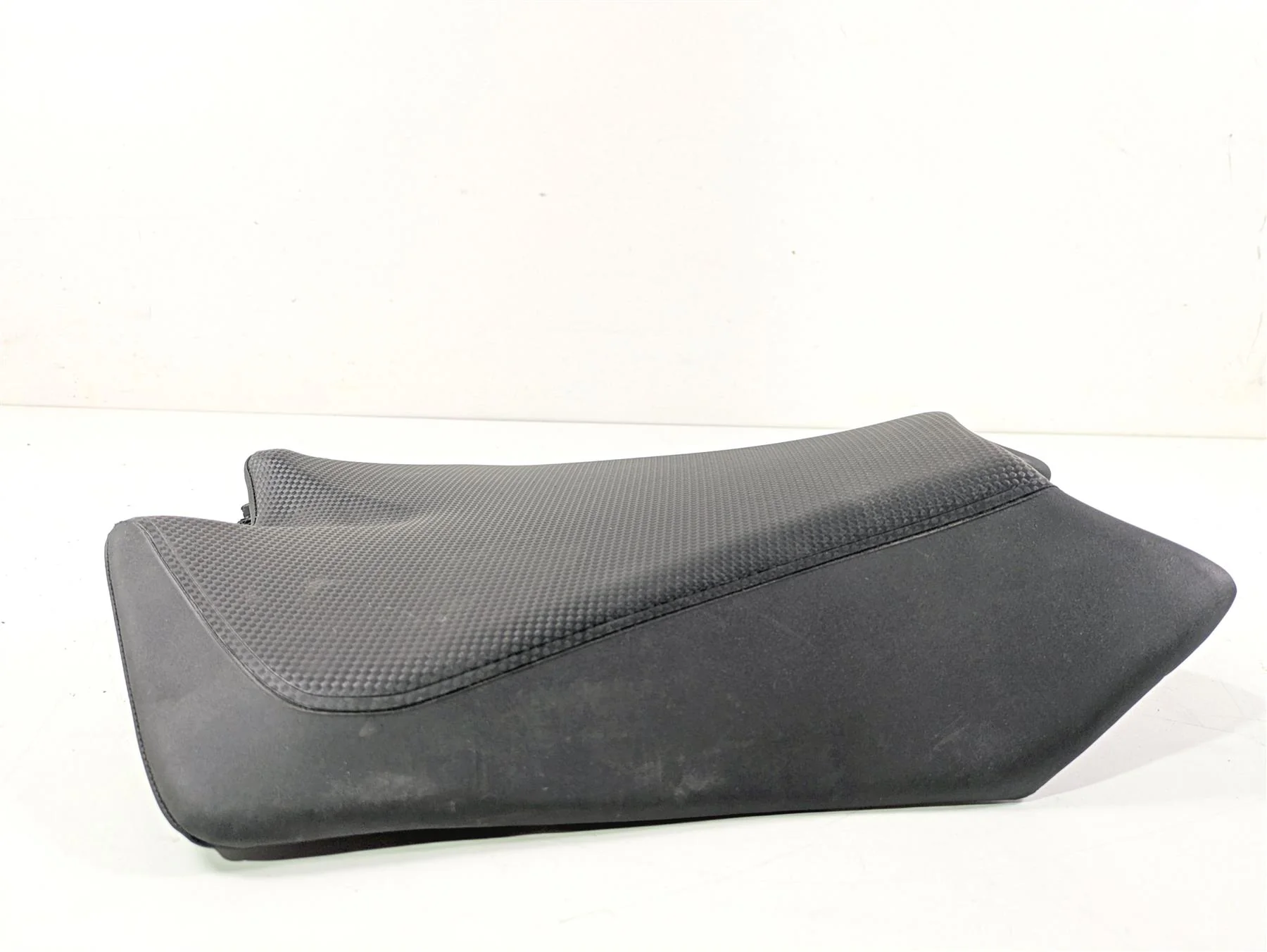 2017 Aprilia RSV 1100 Tuono V4 Factory Front Rider Seat Saddle -Read B04545600C1 - Image 3