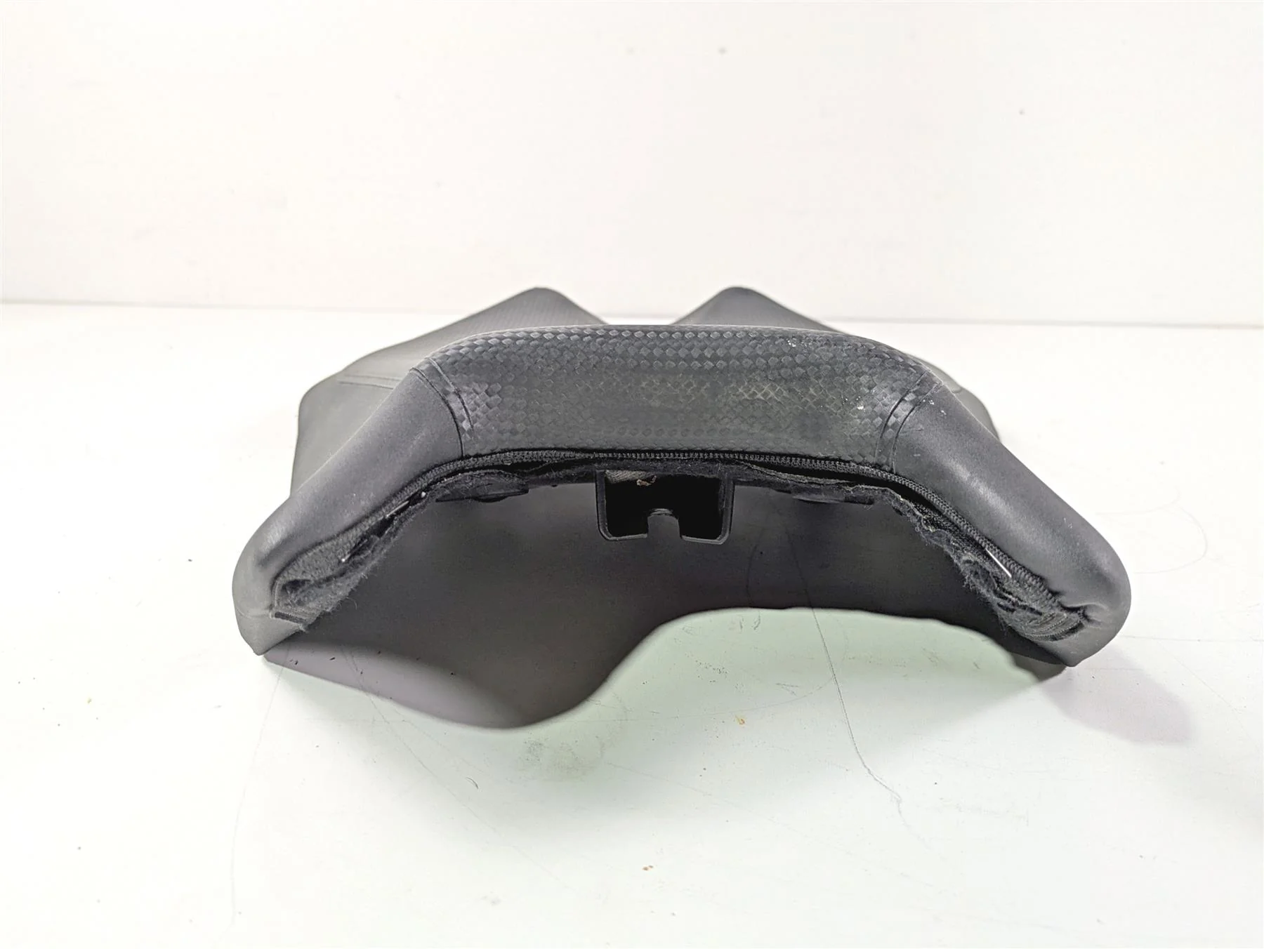 2017 Aprilia RSV 1100 Tuono V4 Factory Front Rider Seat Saddle -Read B04545600C1 - Image 4