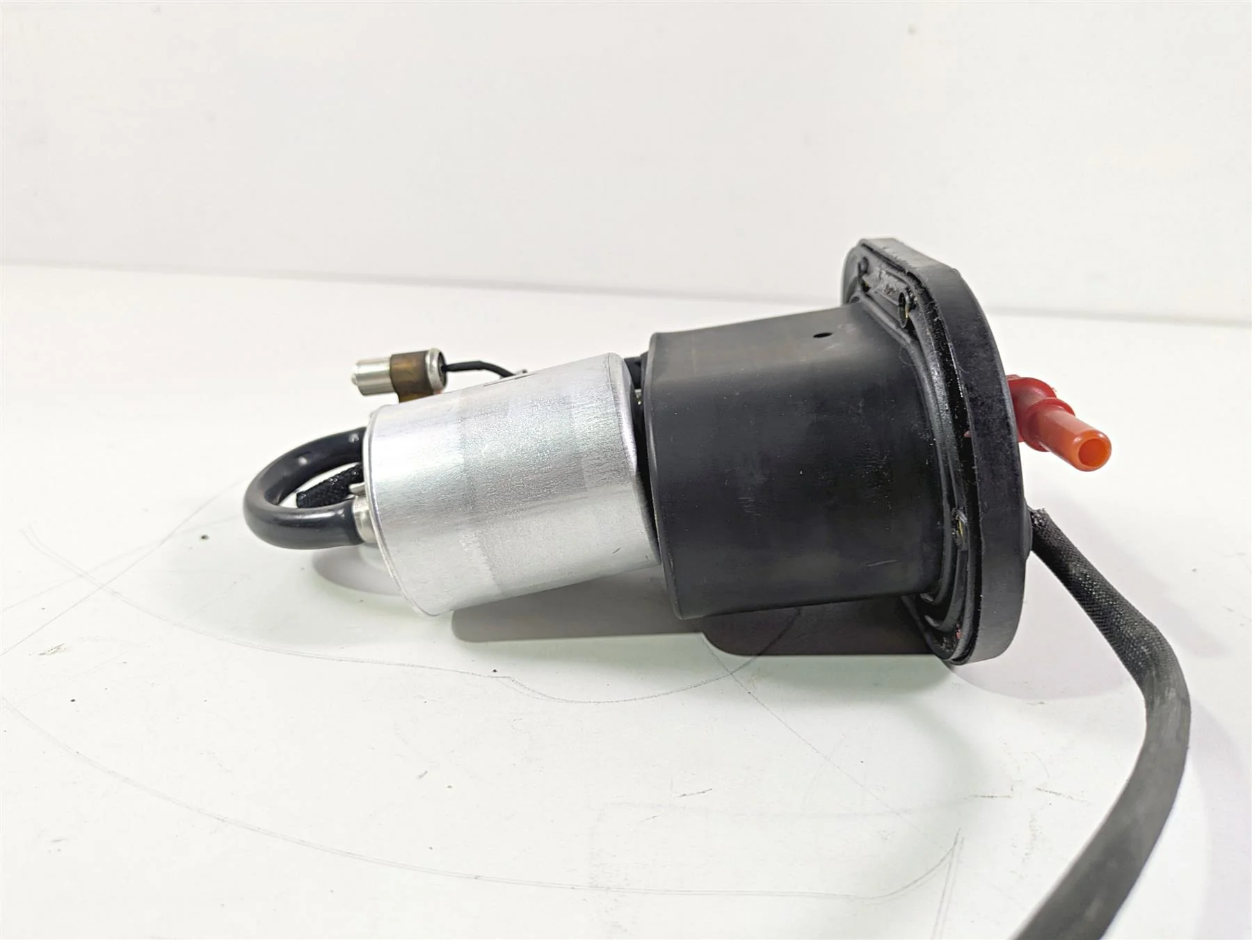 2017 Aprilia RSV 1100 Tuono V4 Factory Fuel Gas Petrol Pump - Tested B043925 - Image 5
