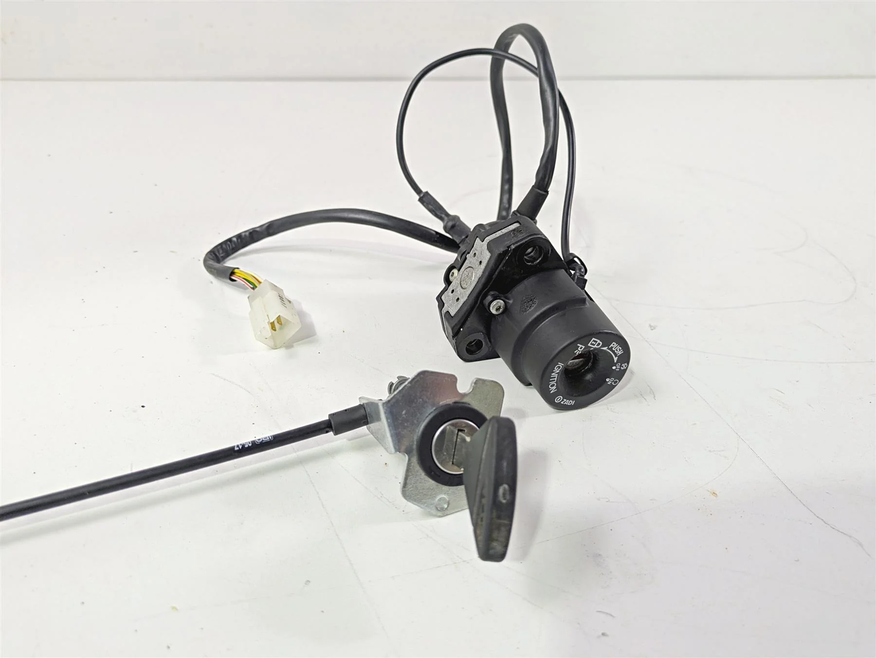 2017 Aprilia RSV 1100 Tuono V4 Factory Gauges Ignition Switch Cdi Key 2B003549 - Image 8