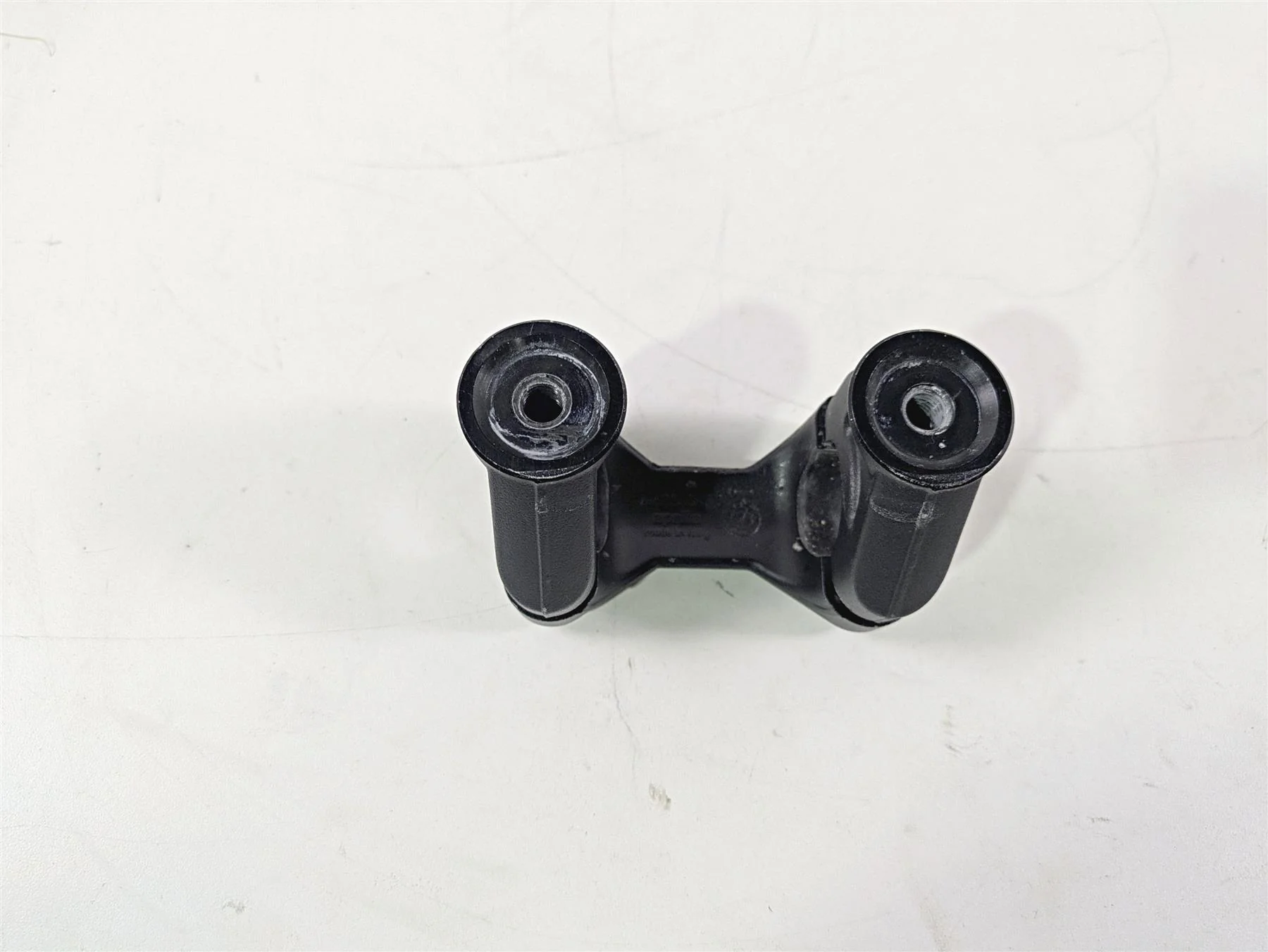 2017 Aprilia RSV 1100 Tuono V4 Factory Handlebar Riser Mount 899049 - Image 10