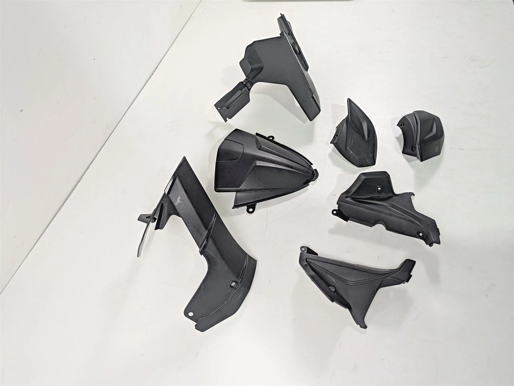 2017 Aprilia RSV 1100 Tuono V4 Factory Plastic Infill Cover Fairing Set 2B003548 - Image 2