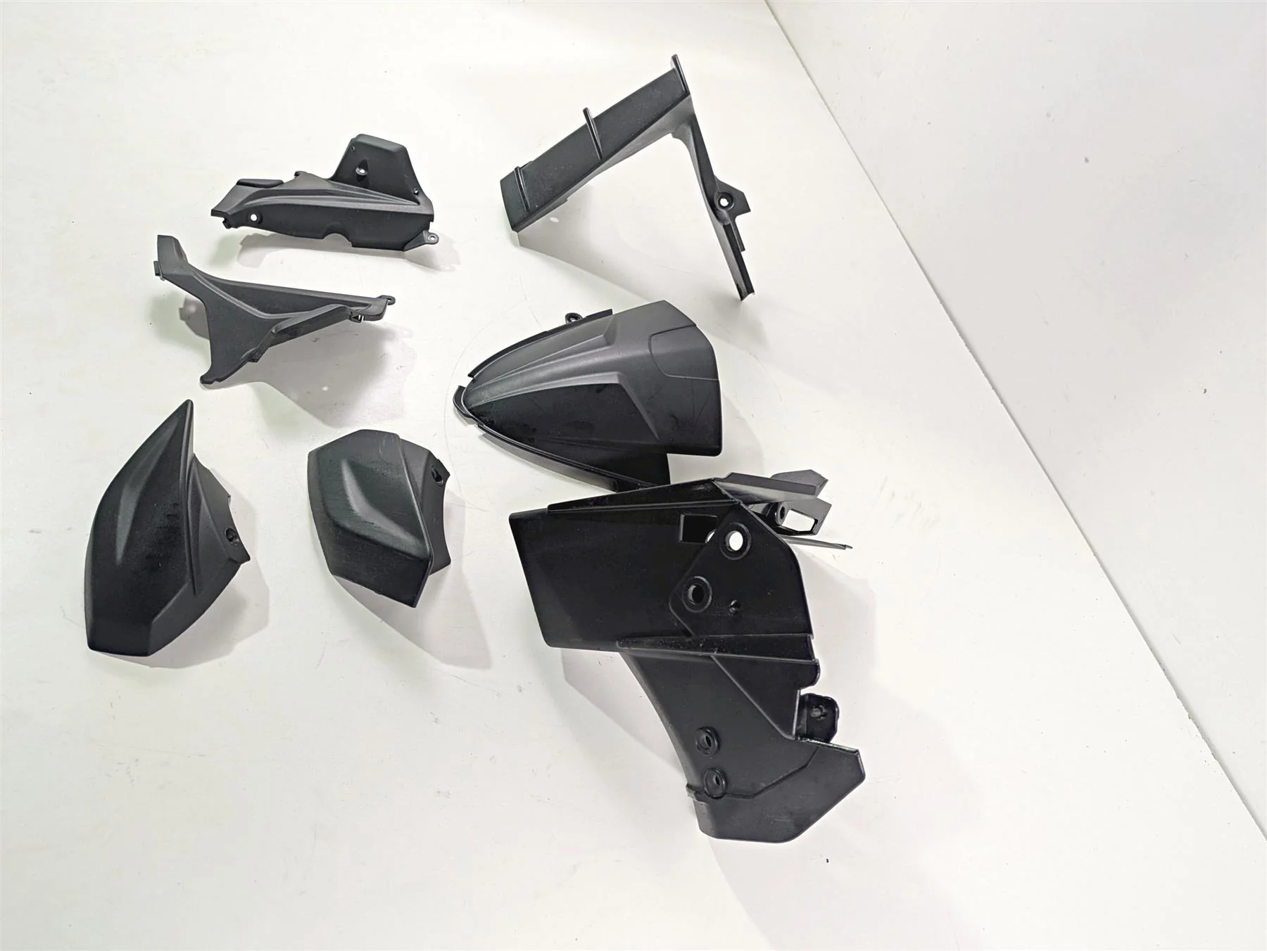 2017 Aprilia RSV 1100 Tuono V4 Factory Plastic Infill Cover Fairing Set 2B003548 - Image 3