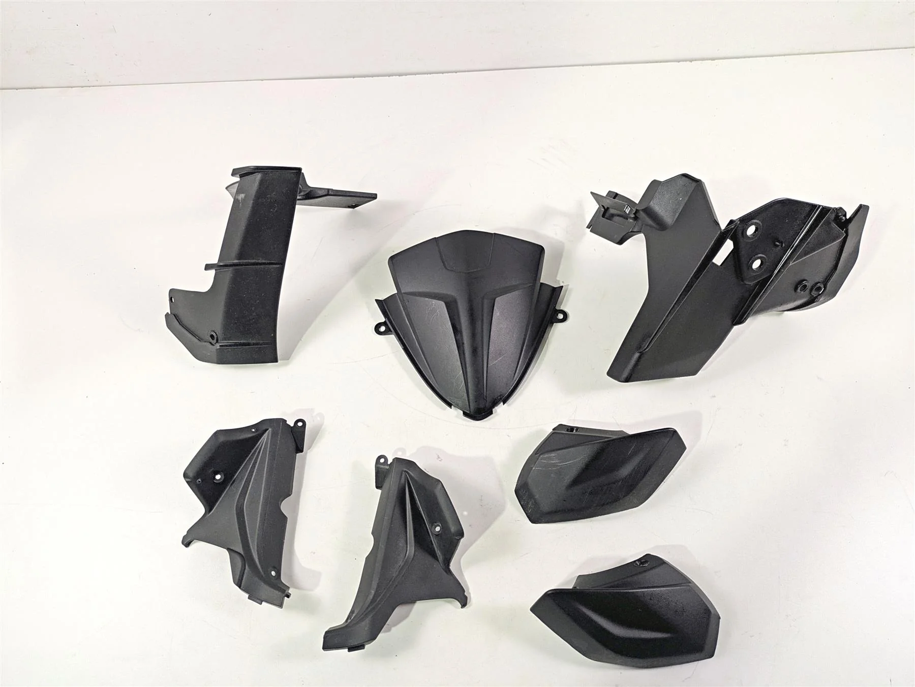 2017 Aprilia RSV 1100 Tuono V4 Factory Plastic Infill Cover Fairing Set 2B003548 - Image 4