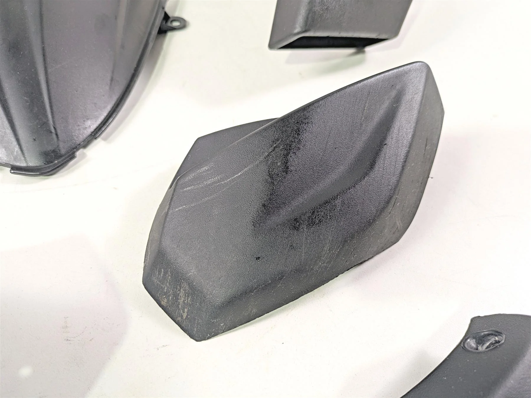2017 Aprilia RSV 1100 Tuono V4 Factory Plastic Infill Cover Fairing Set 2B003548 - Image 5