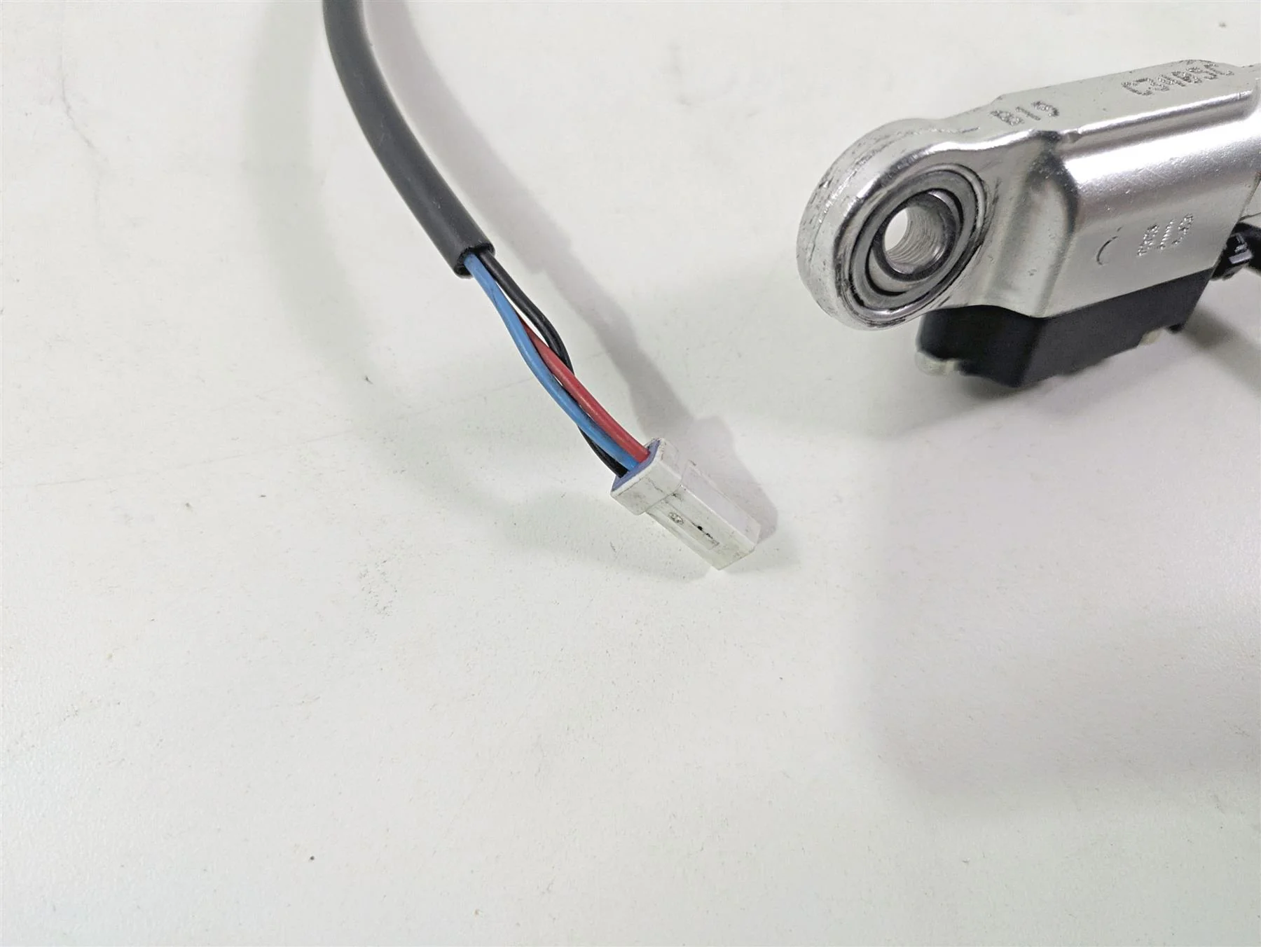 2017 Aprilia RSV 1100 Tuono V4 Factory Quickshifter Quick Shifter -Read 2B002890 - Image 7