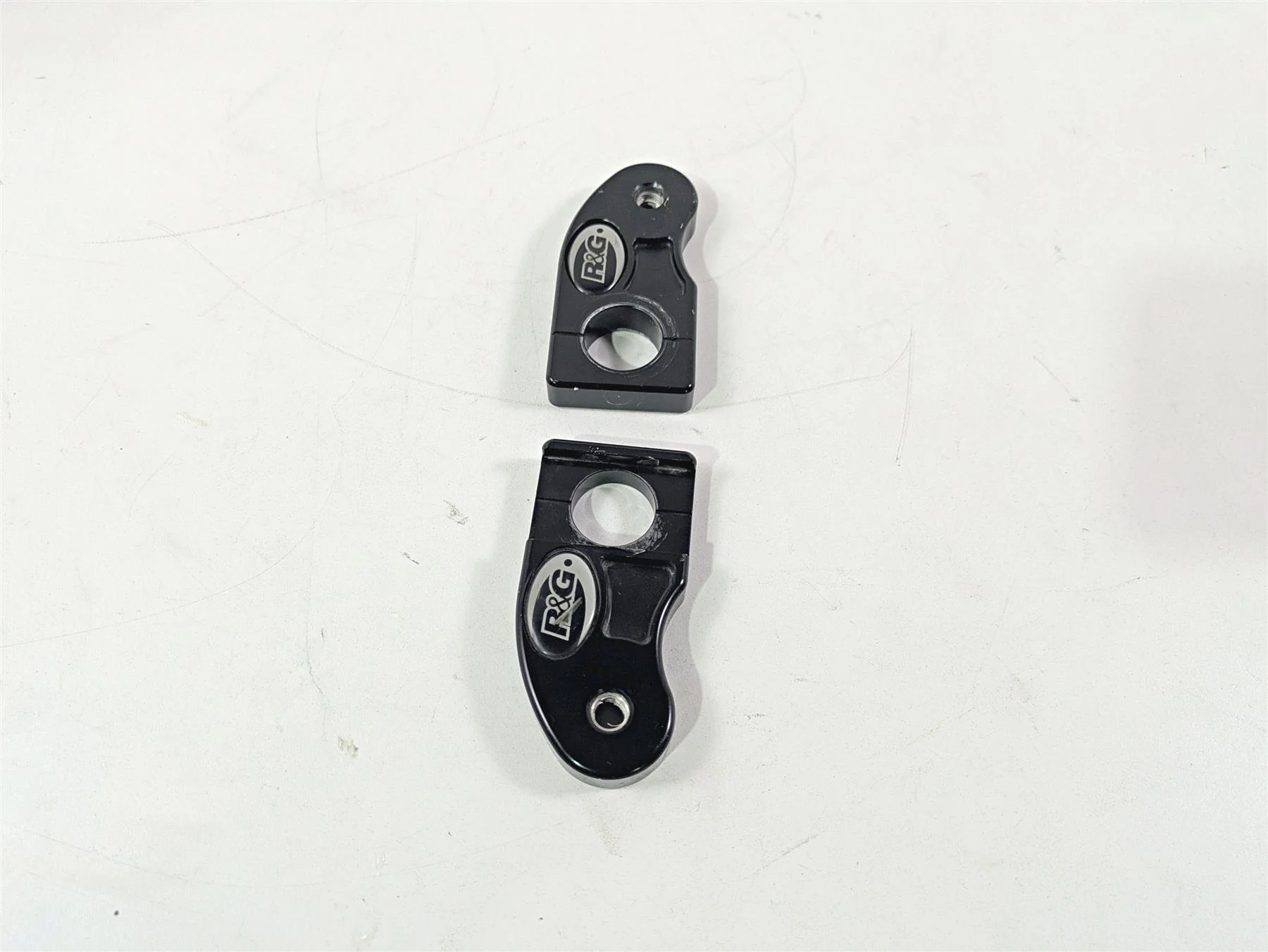 2017 Aprilia RSV 1100 Tuono V4 Factory R&G Cotton Reel Mount Plates CR0030BK - Image 4