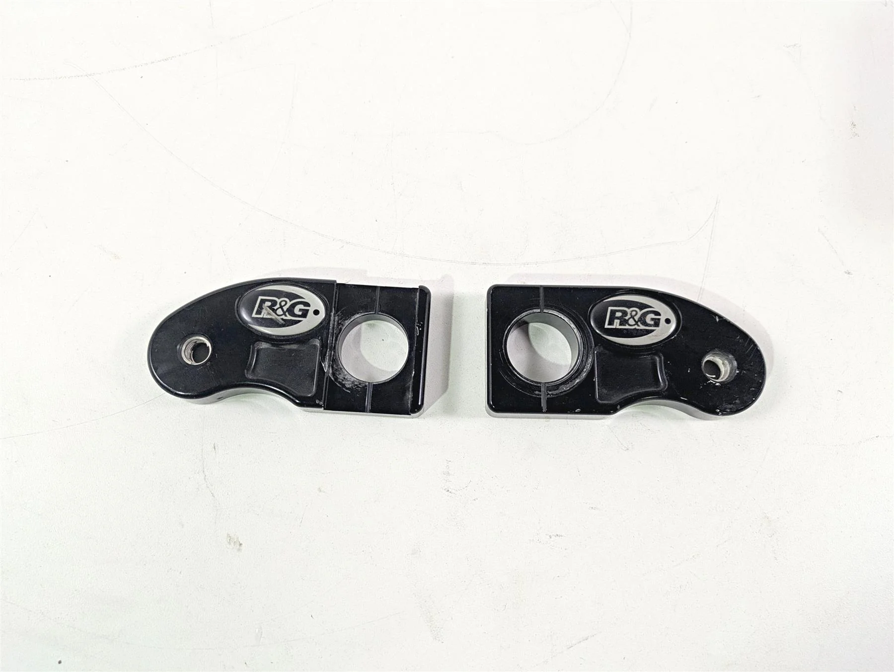 2017 Aprilia RSV 1100 Tuono V4 Factory R&G Cotton Reel Mount Plates CR0030BK - Image 5