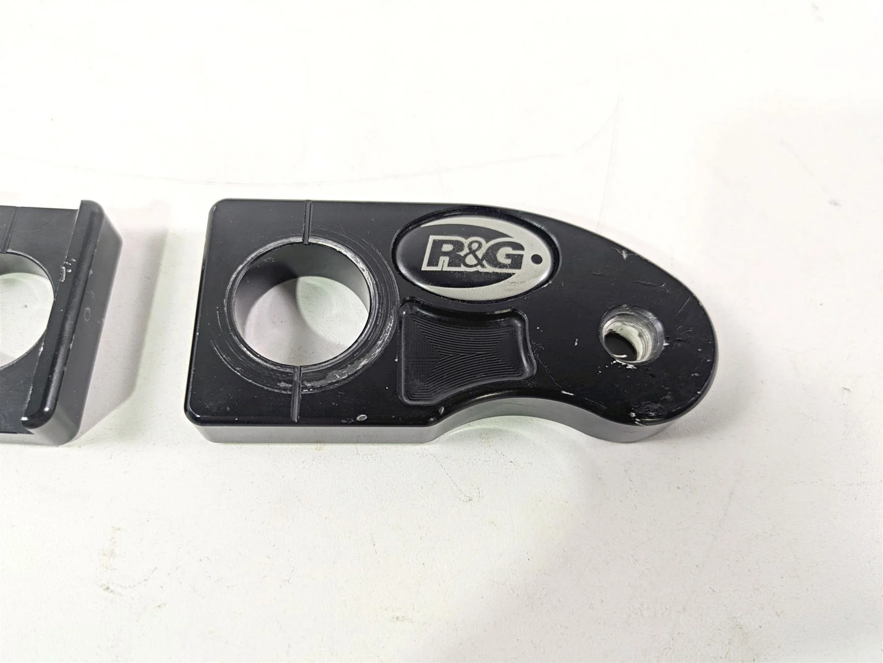 2017 Aprilia RSV 1100 Tuono V4 Factory R&G Cotton Reel Mount Plates CR0030BK - Image 6