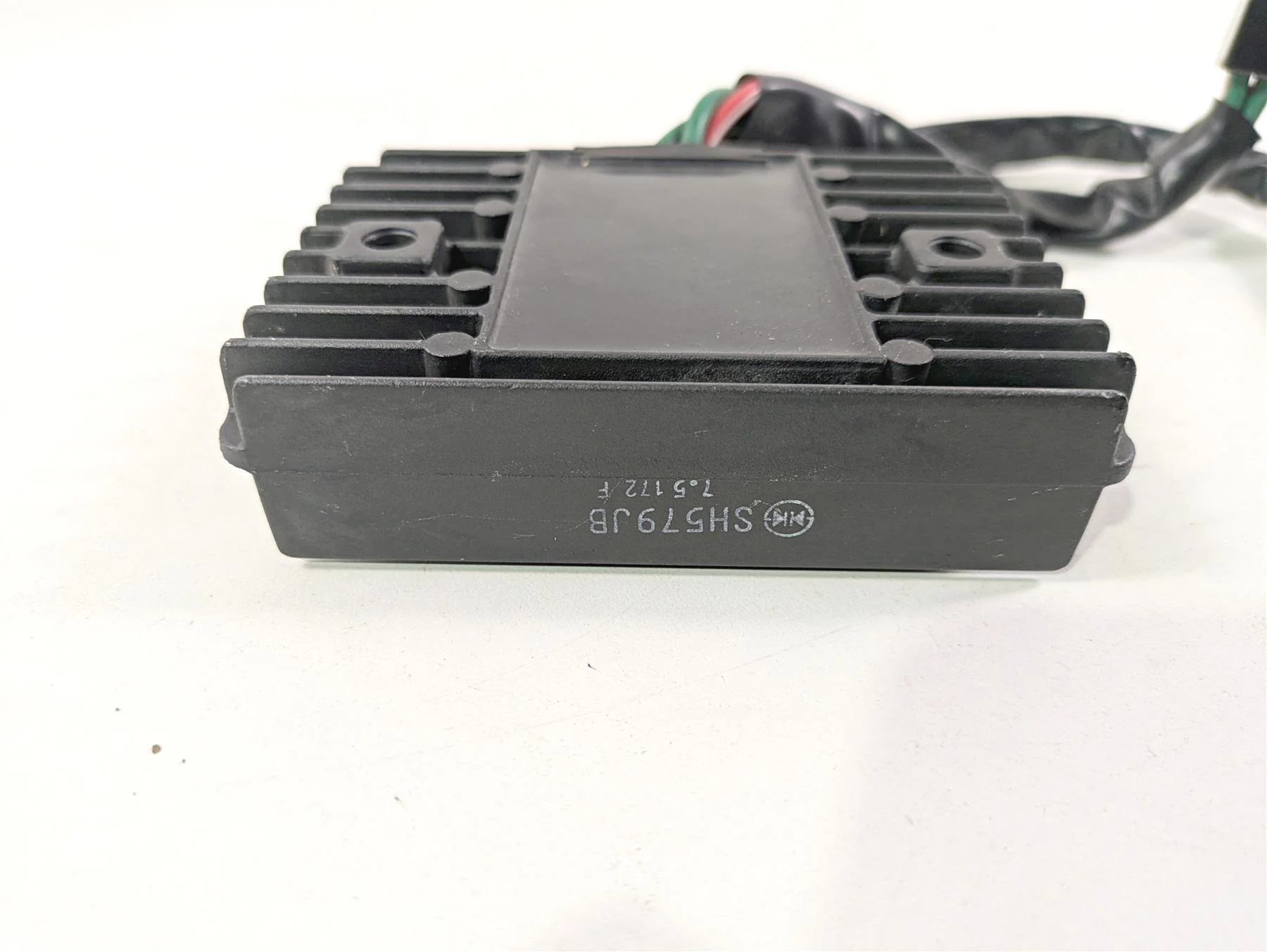 2017 Aprilia RSV 1100 Tuono V4 Factory Rectifier Voltage Regulator B043488 - Image 10