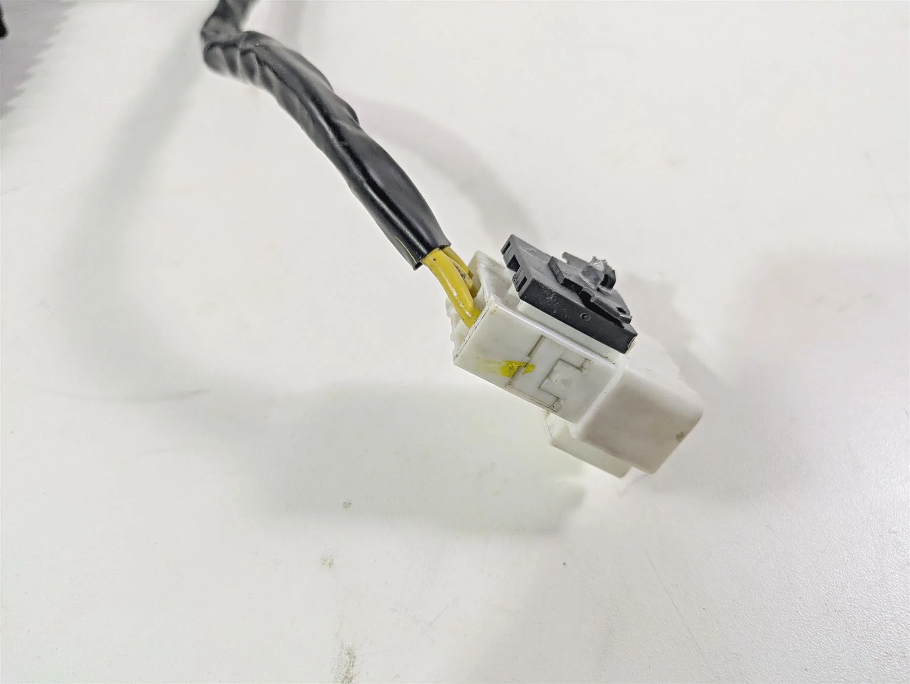 2017 Aprilia RSV 1100 Tuono V4 Factory Rectifier Voltage Regulator B043488 - Image 11