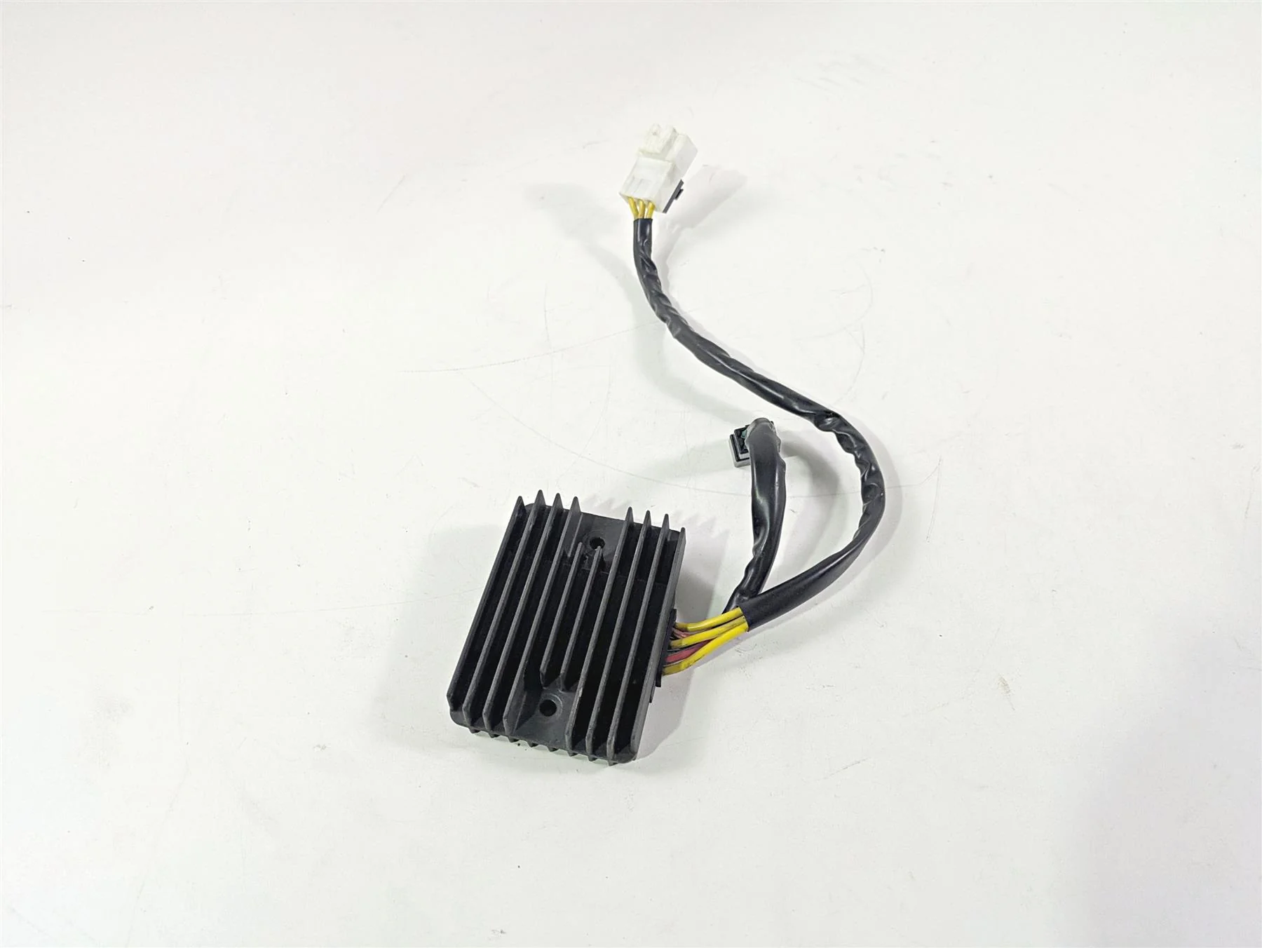 2017 Aprilia RSV 1100 Tuono V4 Factory Rectifier Voltage Regulator B043488 - Image 2