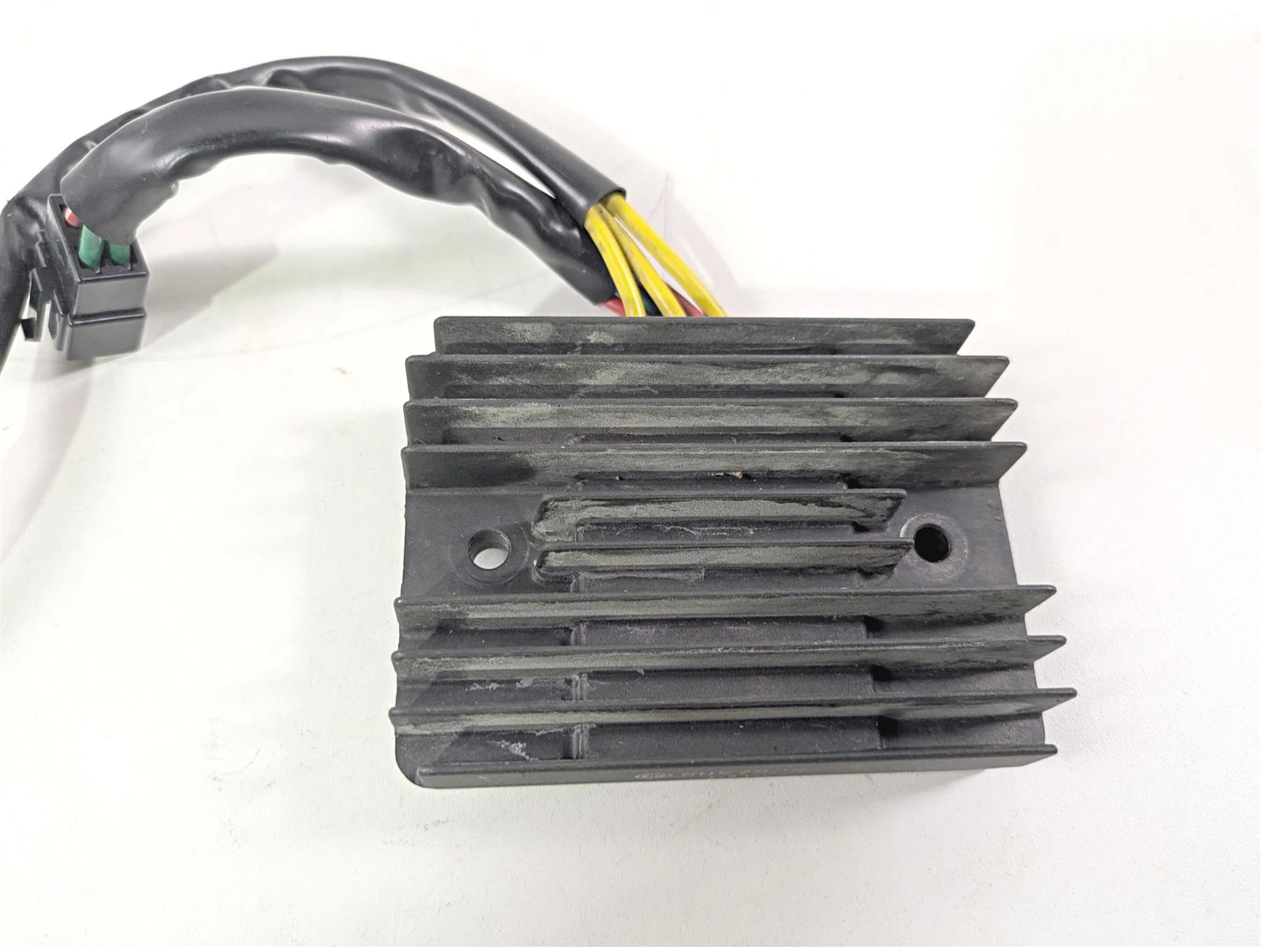 2017 Aprilia RSV 1100 Tuono V4 Factory Rectifier Voltage Regulator B043488 - Image 5