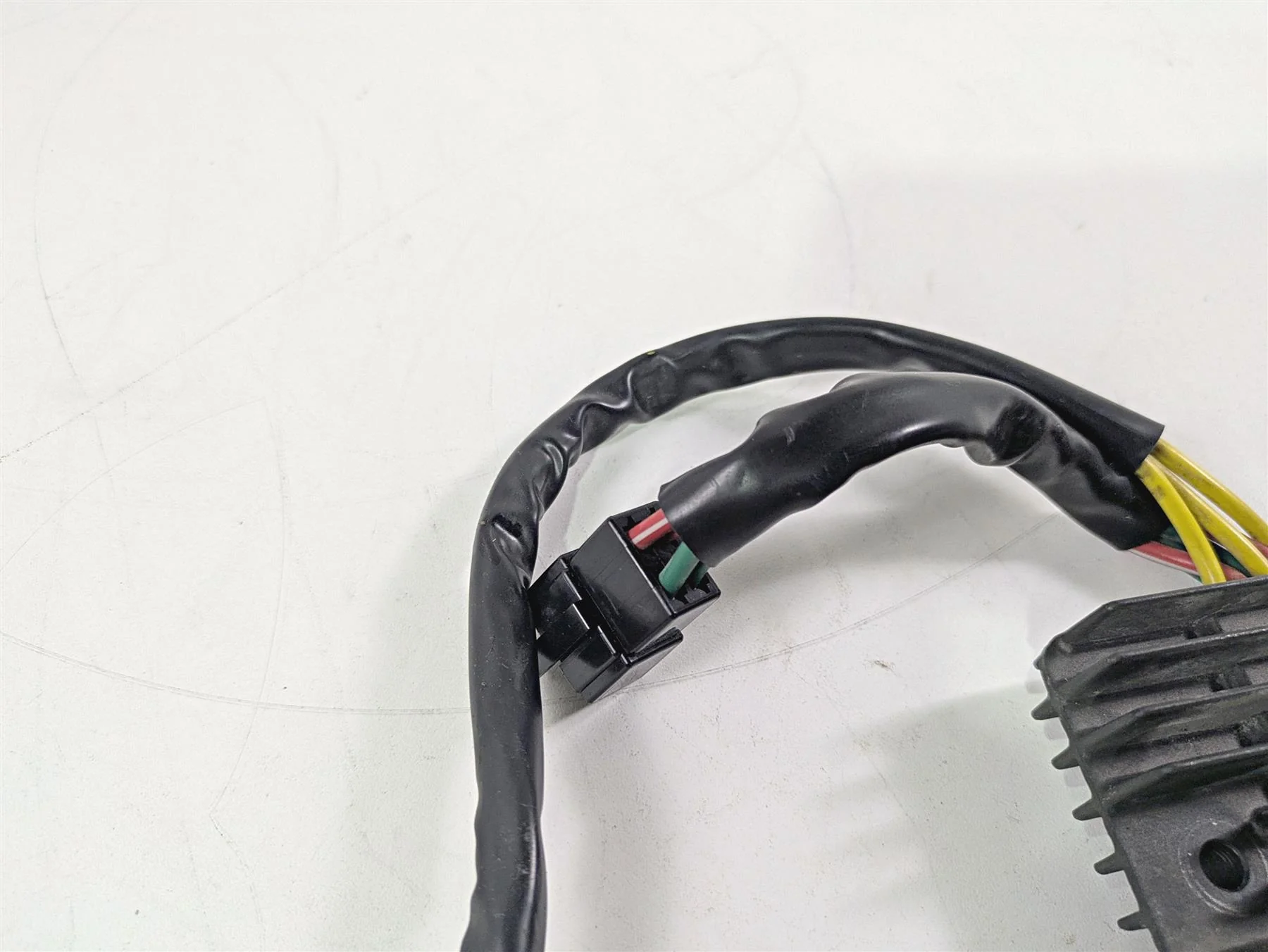2017 Aprilia RSV 1100 Tuono V4 Factory Rectifier Voltage Regulator B043488 - Image 8