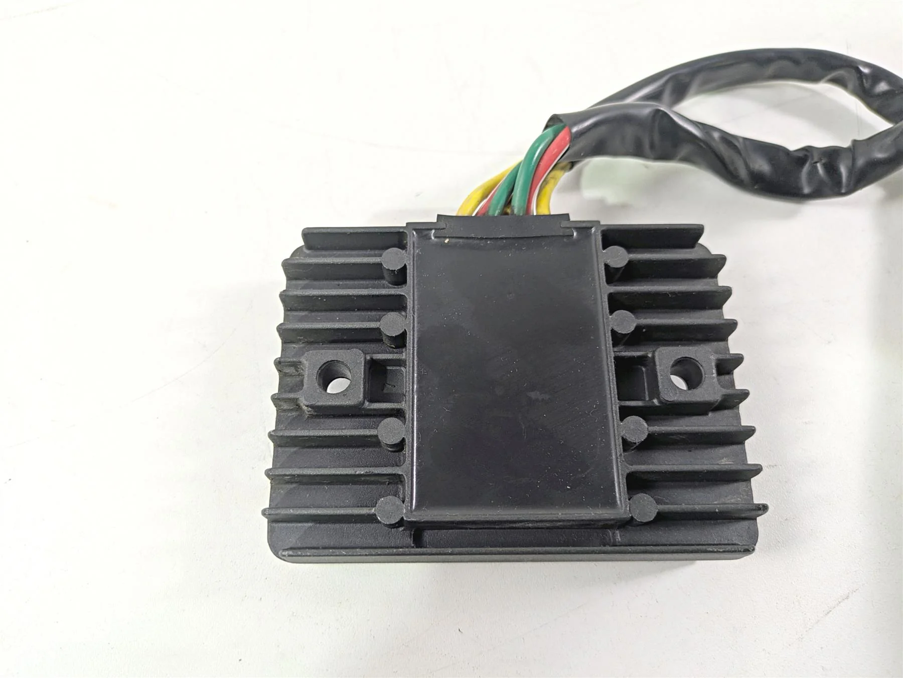 2017 Aprilia RSV 1100 Tuono V4 Factory Rectifier Voltage Regulator B043488 - Image 9