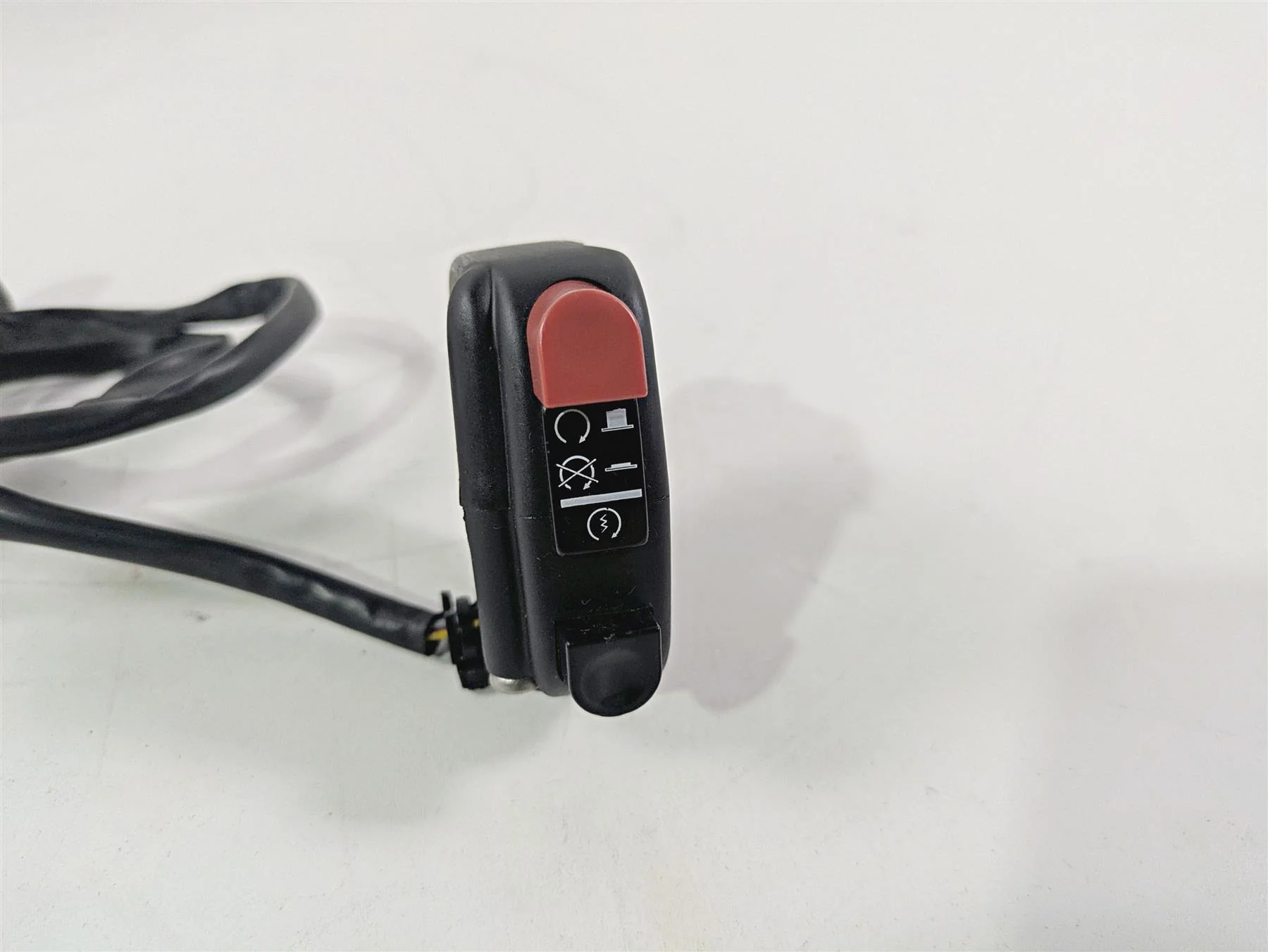 2017 Aprilia RSV 1100 Tuono V4 Factory Right Hand Control Switch B045021 - Image 7