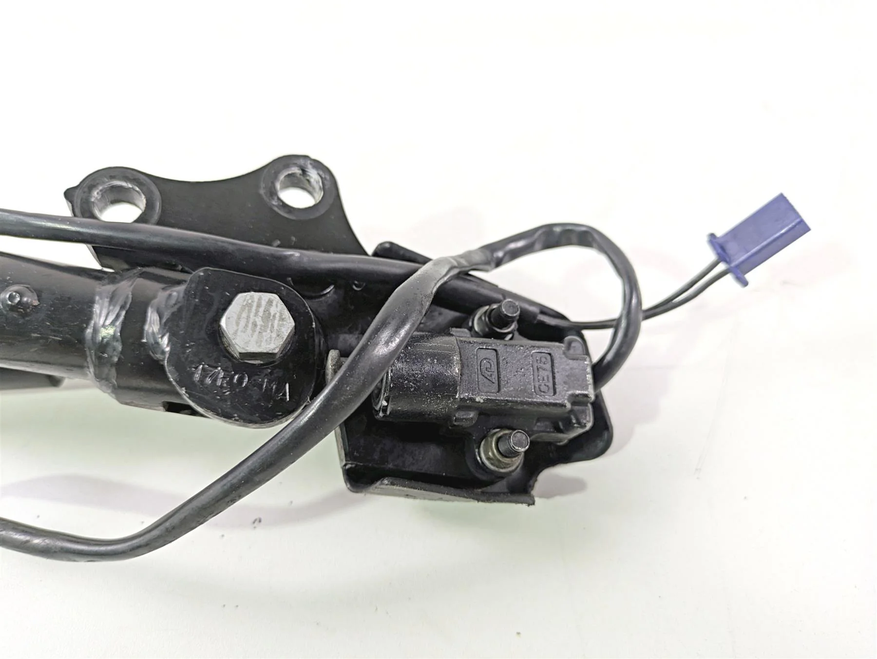 2017 Aprilia RSV 1100 Tuono V4 Factory Side Kickstand & Safety Switch 2B003283 - Image 5