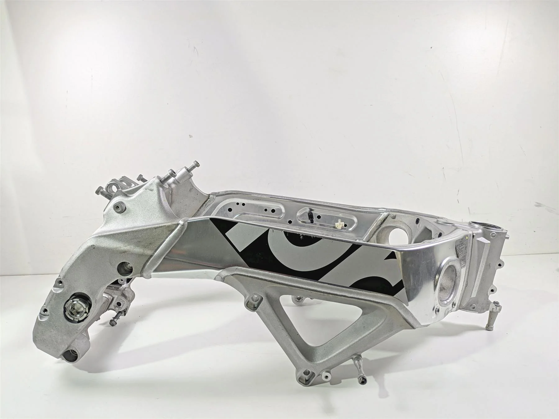 2017 Aprilia RSV 1100 Tuono V4 Factory Straight Main Frame Chassis With Salvage Tennessee Title 896962