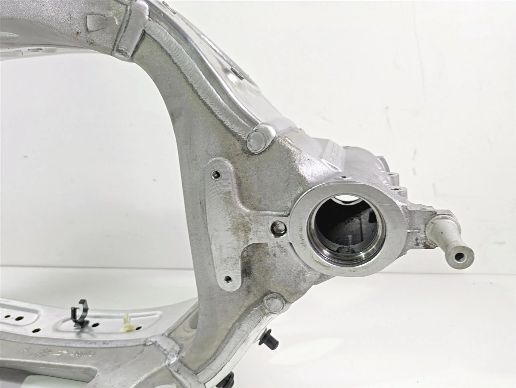 2017 Aprilia RSV 1100 Tuono V4 Factory Straight Main Frame Chassis With Salvage Tennessee Title 896962 - Image 10