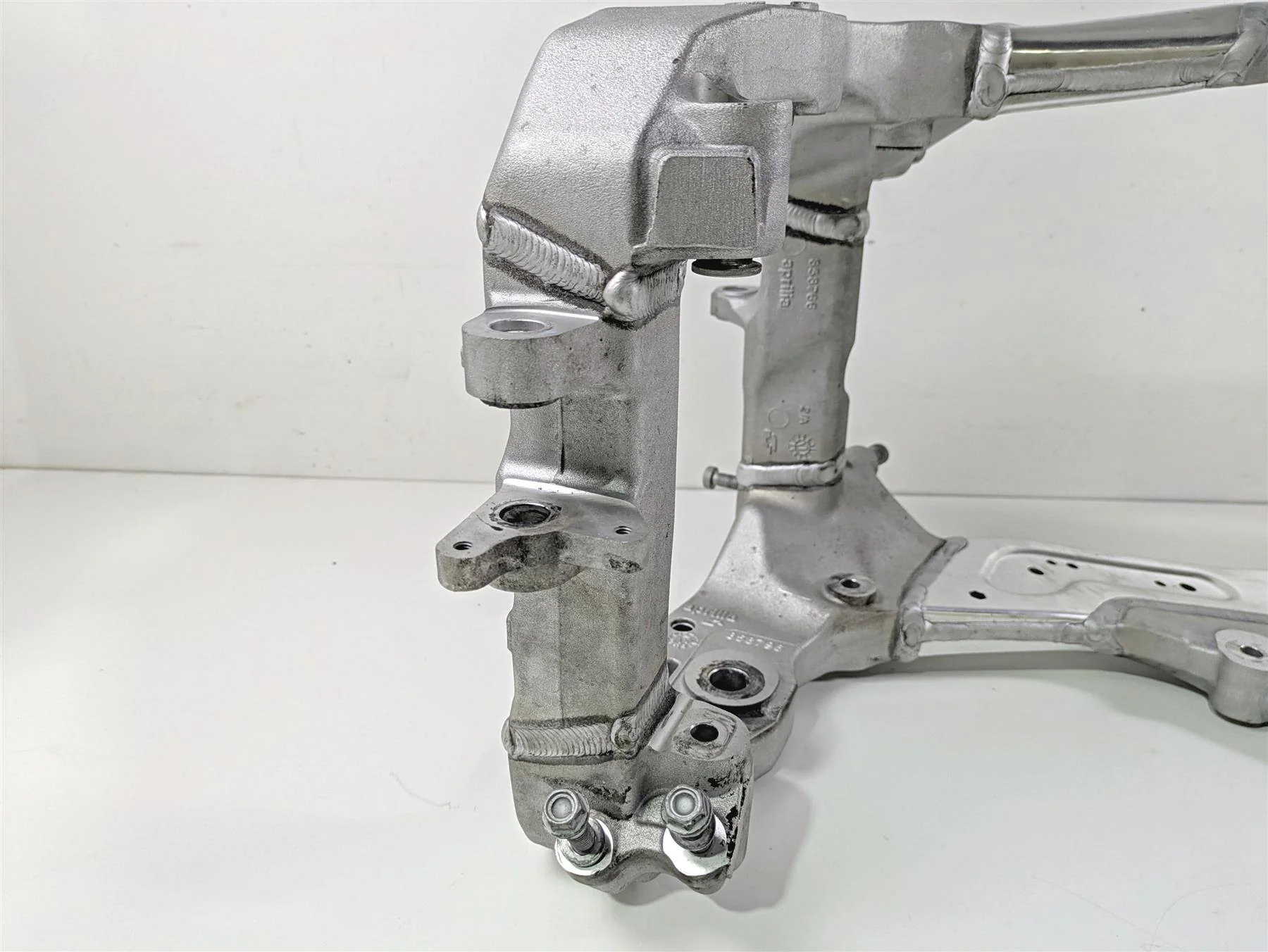 2017 Aprilia RSV 1100 Tuono V4 Factory Straight Main Frame Chassis With Salvage Tennessee Title 896962 - Image 11