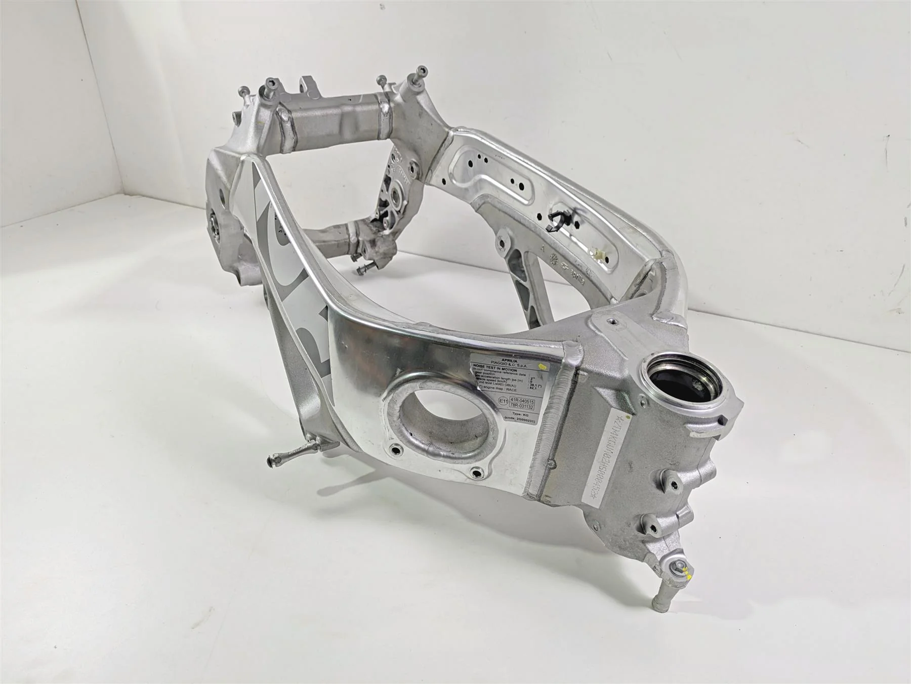 2017 Aprilia RSV 1100 Tuono V4 Factory Straight Main Frame Chassis With Salvage Tennessee Title 896962 - Image 12