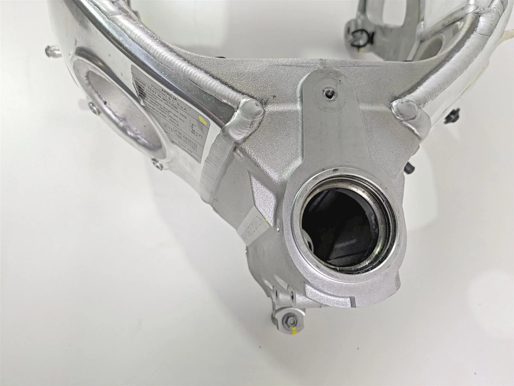 2017 Aprilia RSV 1100 Tuono V4 Factory Straight Main Frame Chassis With Salvage Tennessee Title 896962 - Image 4