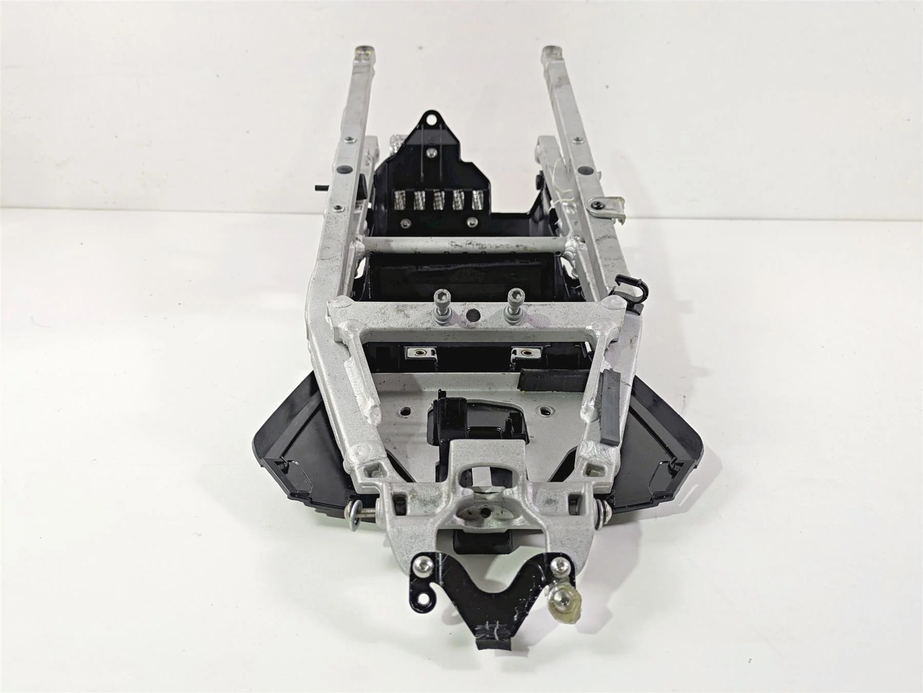 2017 Aprilia RSV 1100 Tuono V4 Factory Straight Subframe & Inner Fender 2B003589 - Image 4