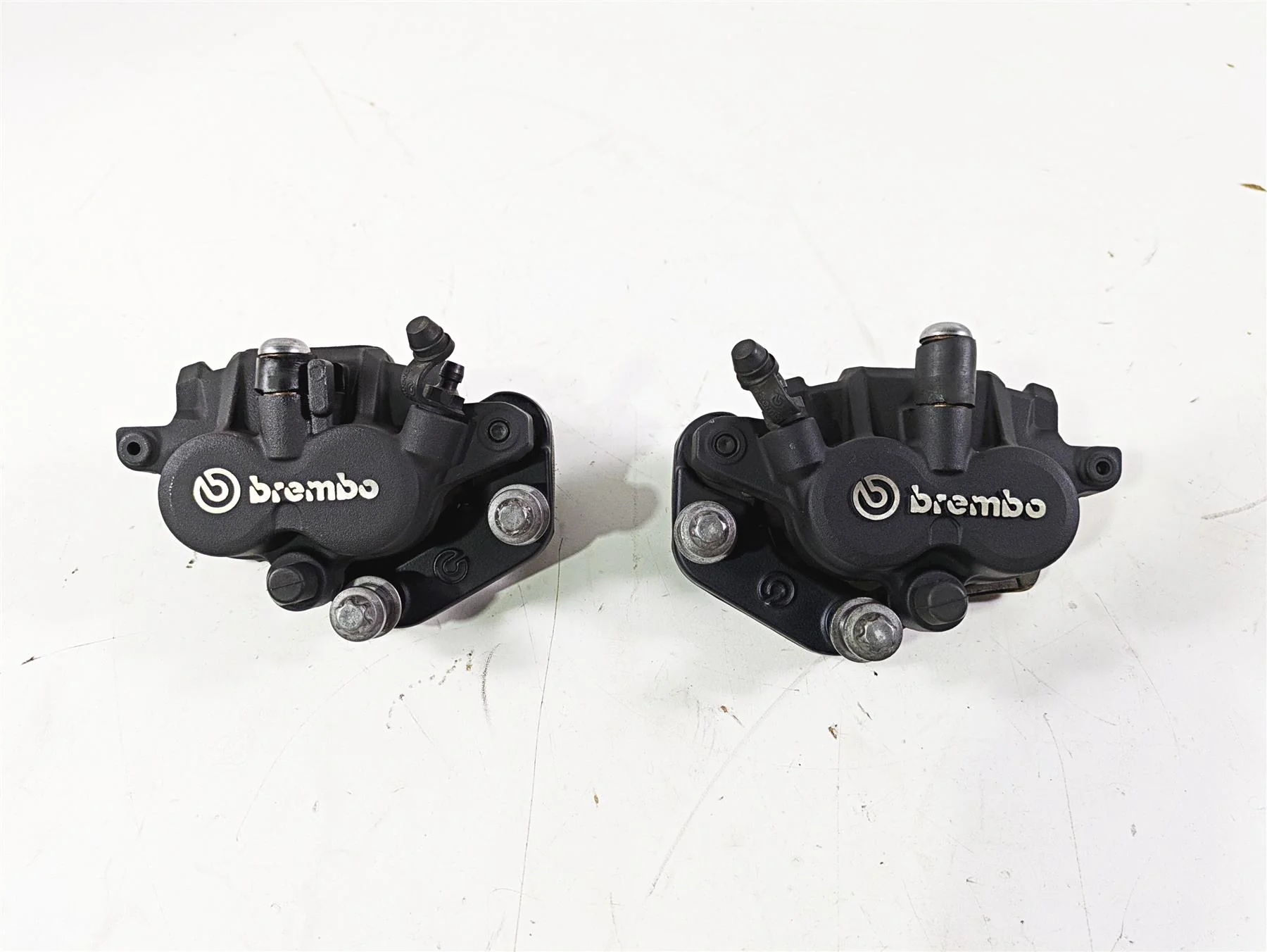 2017 BMW F800GS Adv K75 Brembo Front Brake Caliper Set 34117716715 34117716716