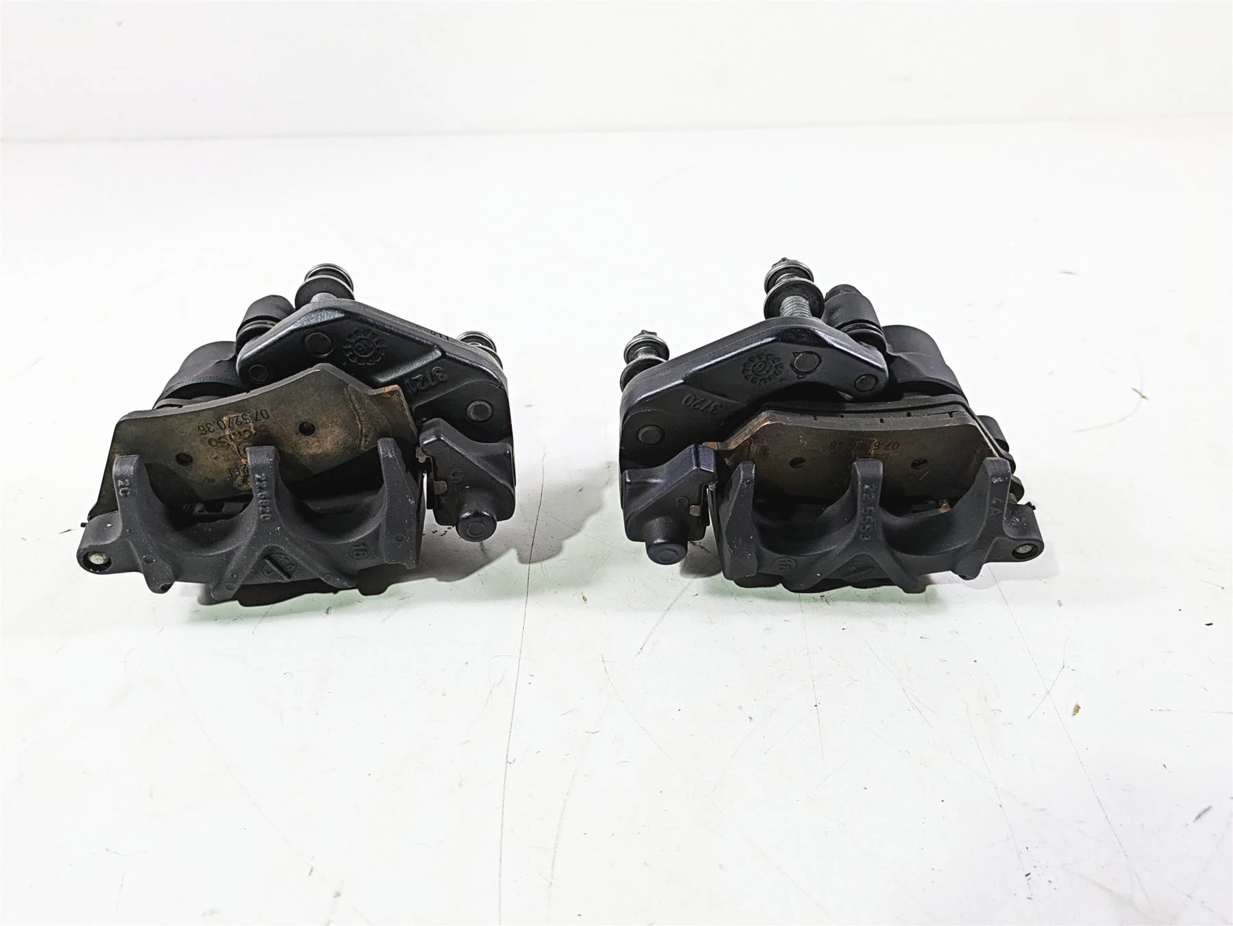 2017 BMW F800GS Adv K75 Brembo Front Brake Caliper Set 34117716715 34117716716 - Image 2