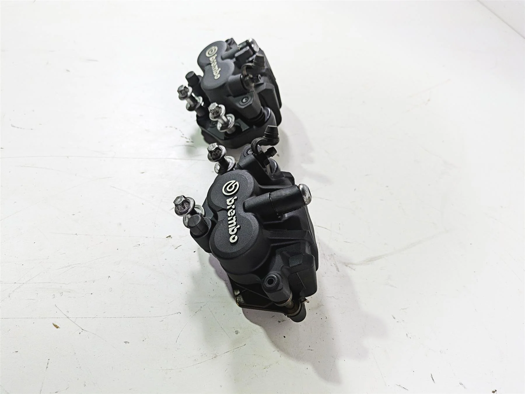 2017 BMW F800GS Adv K75 Brembo Front Brake Caliper Set 34117716715 34117716716 - Image 6