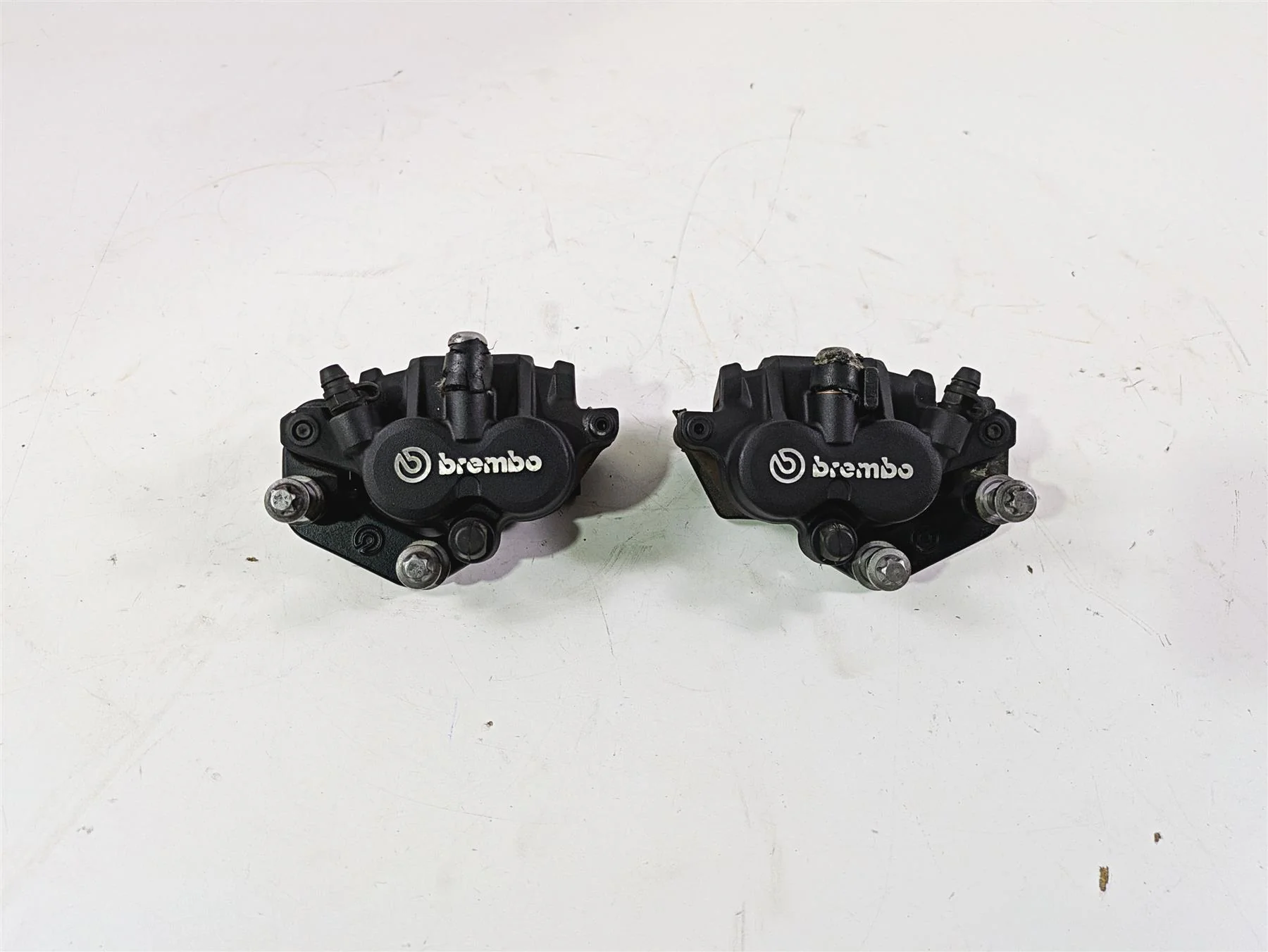 2017 BMW F800GS Adv K75 Brembo Front Brake Caliper Set 34117716715 34117716716