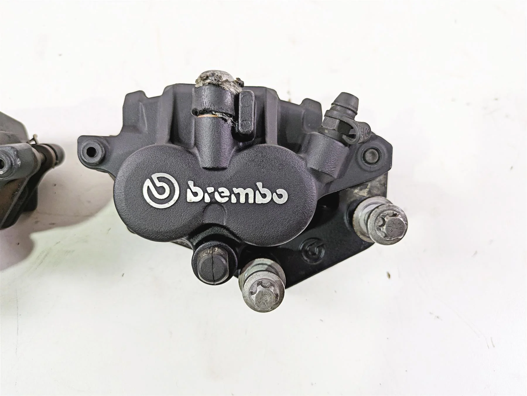 2017 BMW F800GS Adv K75 Brembo Front Brake Caliper Set 34117716715 34117716716 - Image 6