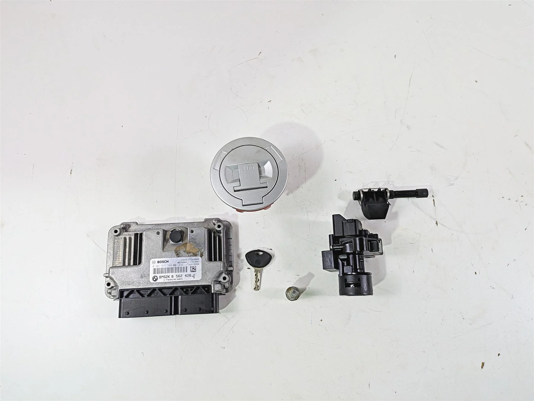 2017 BMW F800GS Adv K75 Cdi Ignition Switch Key Lock Set 8562426 51257700072 - Image 4