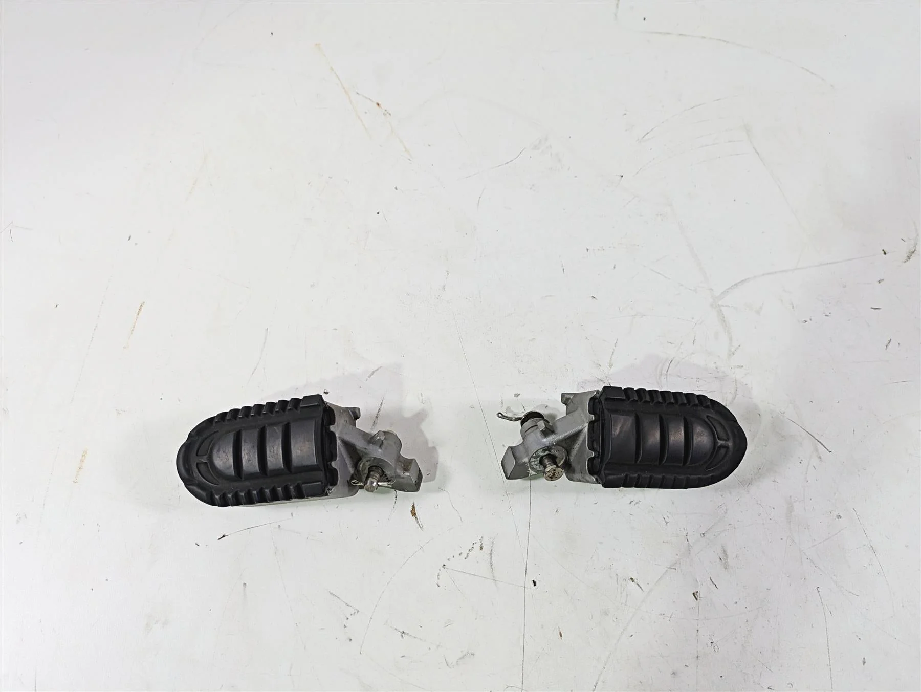 2017 BMW F800GS Adv K75 Front Footpeg Foot Peg Rest Set 77258533661 77258533662 - Image 5