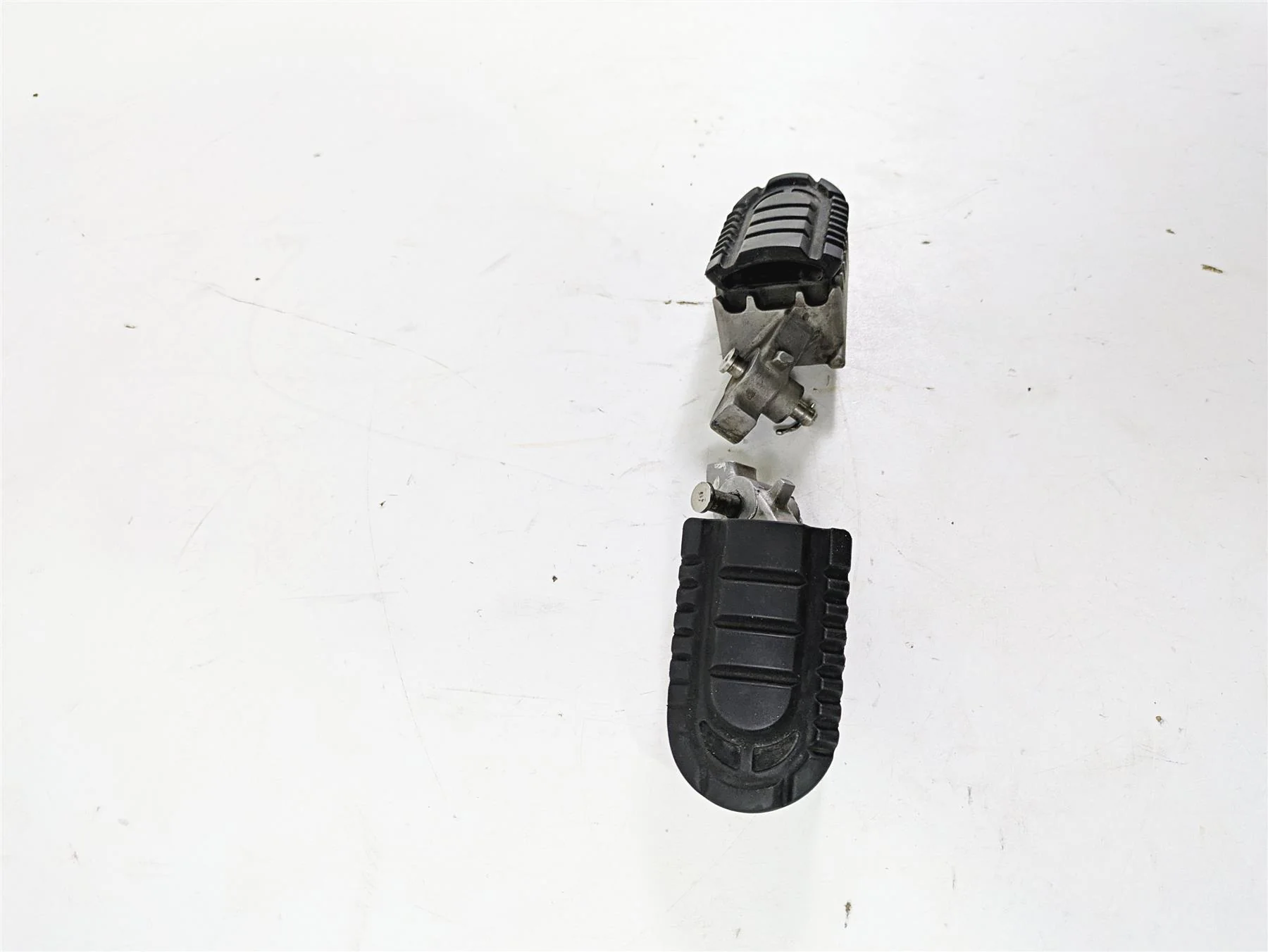 2017 BMW F800GS Adv K75 Front Footpeg Foot Peg Rest Set 77258533661 77258533662 - Image 2