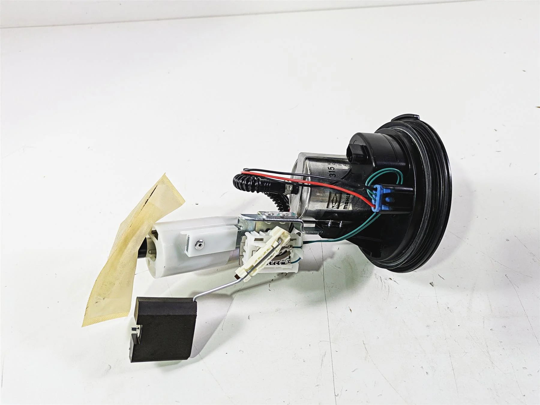 2017 BMW F800GS Adv K75 Fuel Gas Petrol Pump & Level Sensor 16148555171 - Image 11