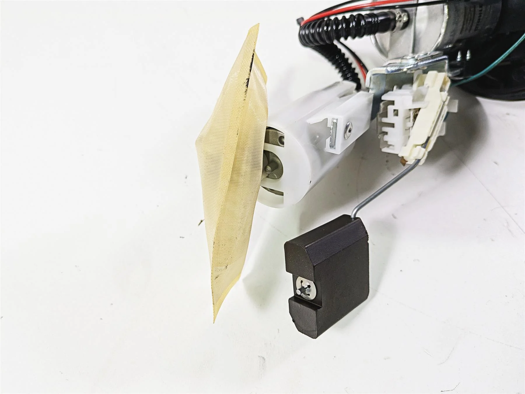2017 BMW F800GS Adv K75 Fuel Gas Petrol Pump & Level Sensor 16148555171 - Image 12