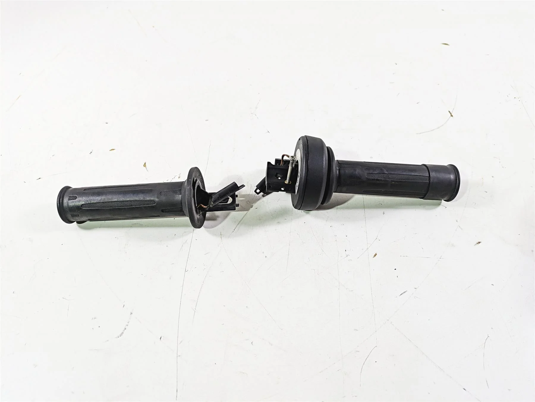 2017 BMW F800GS Adv K75 Heated Left Right Hand Grip Set 61318522470 61318552119