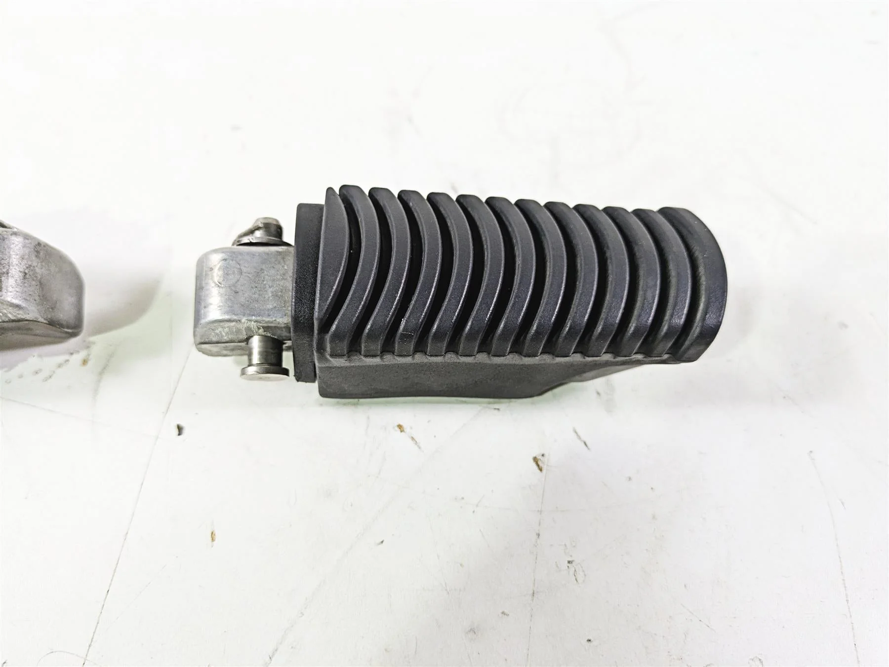 2017 BMW F800GS Adv K75 Passenger Footpeg Foot Peg Set 46717664225 - Image 5