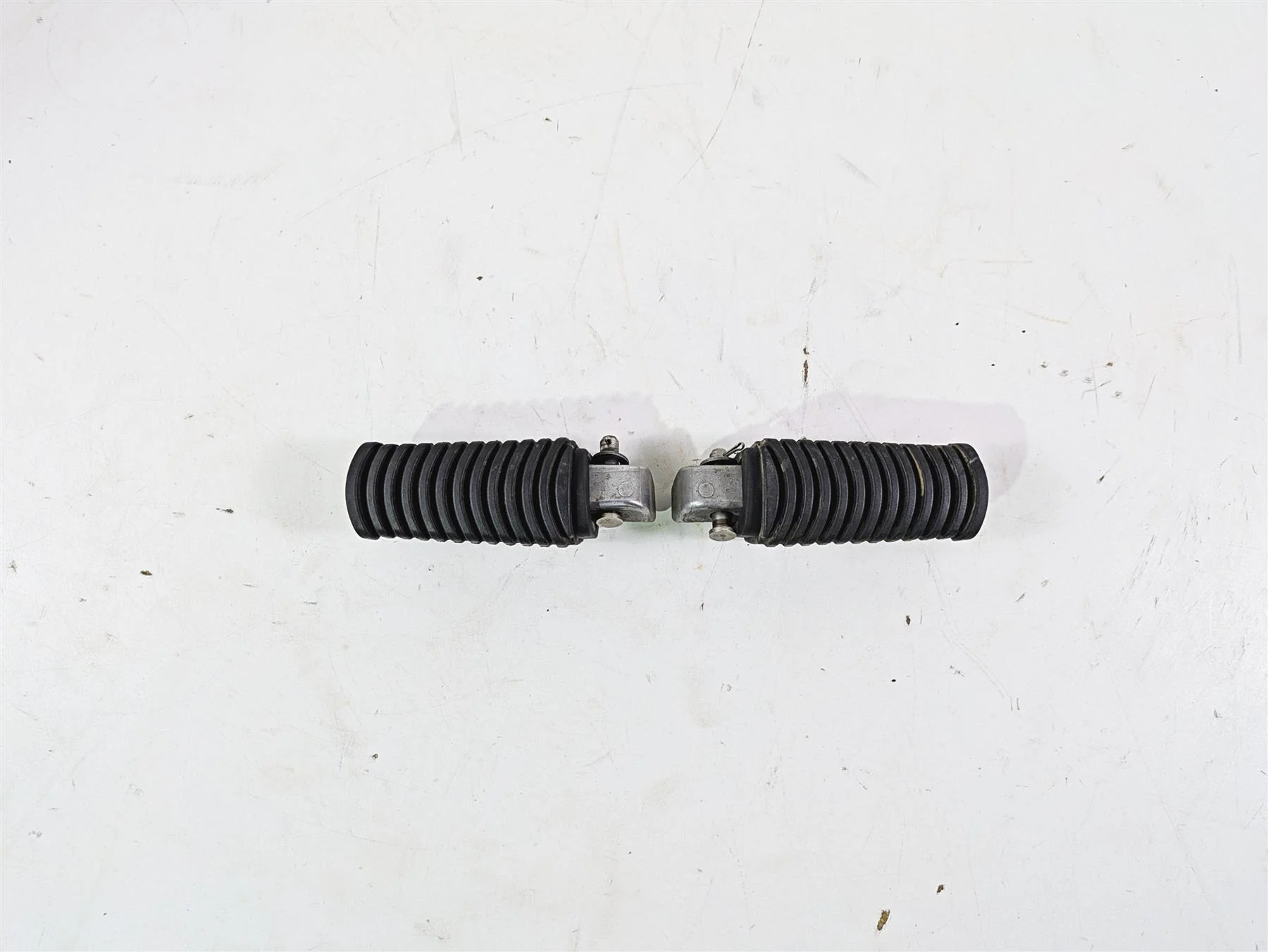 2017 BMW F800GS Adv K75 Passenger Footpeg Foot Peg Set 46717664225 - Image 4