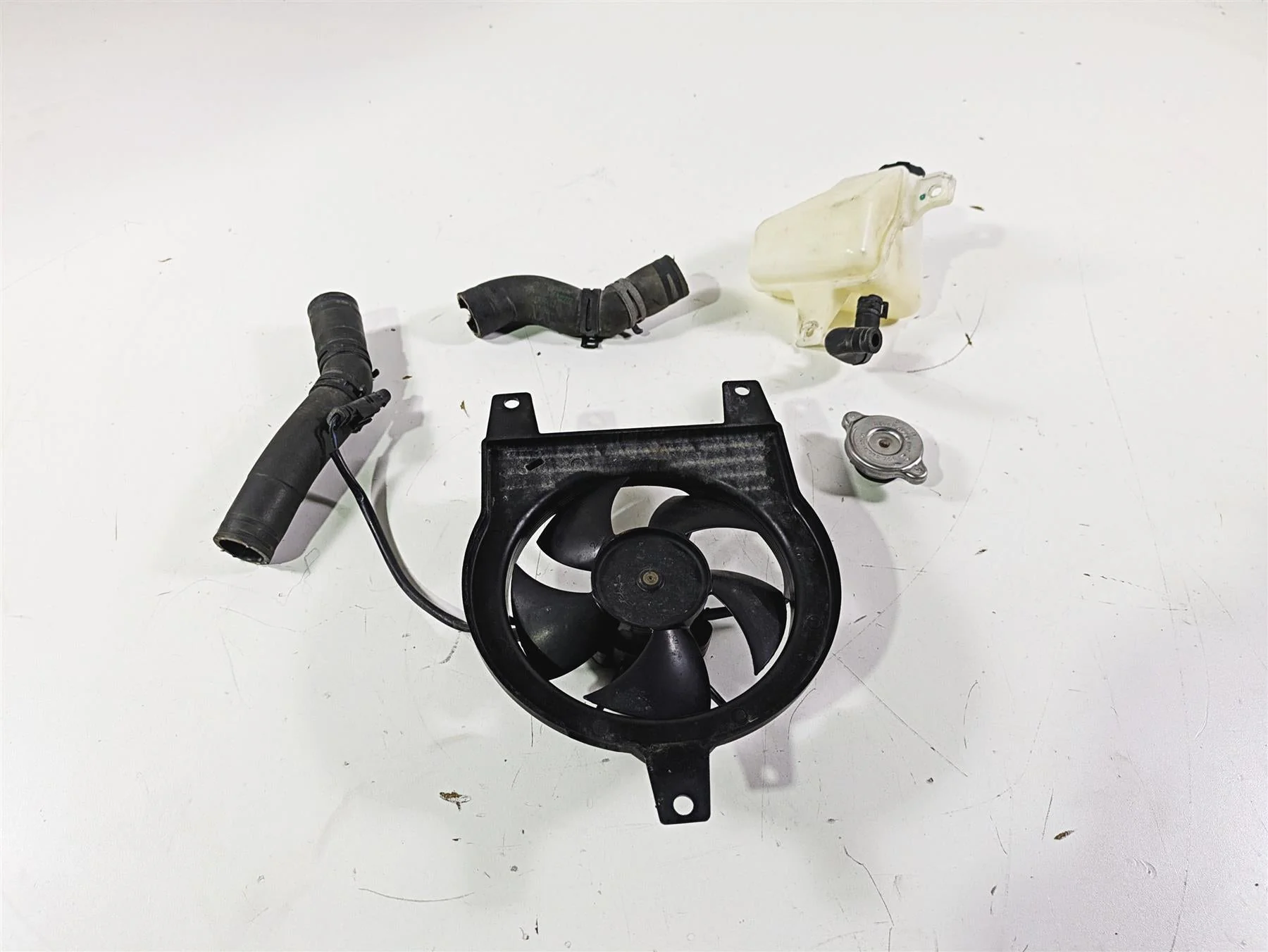 2017 BMW F800GS Adv K75 Radiator Fan Reservoir Hoses Set 17118530393 - Image 12