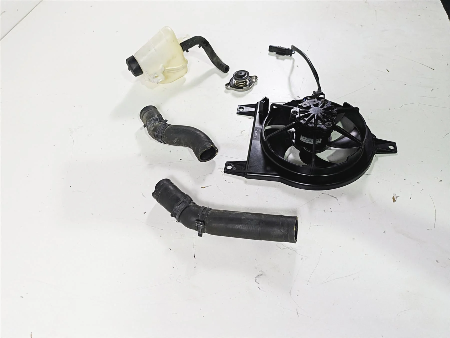 2017 BMW F800GS Adv K75 Radiator Fan Reservoir Hoses Set 17118530393 - Image 2