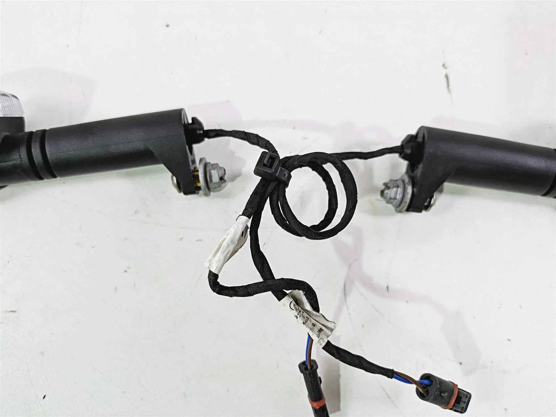 2017 BMW F800GS Adv K75 Rear Blinker Turn Signal Set 63138534352 63138534353 - Image 11