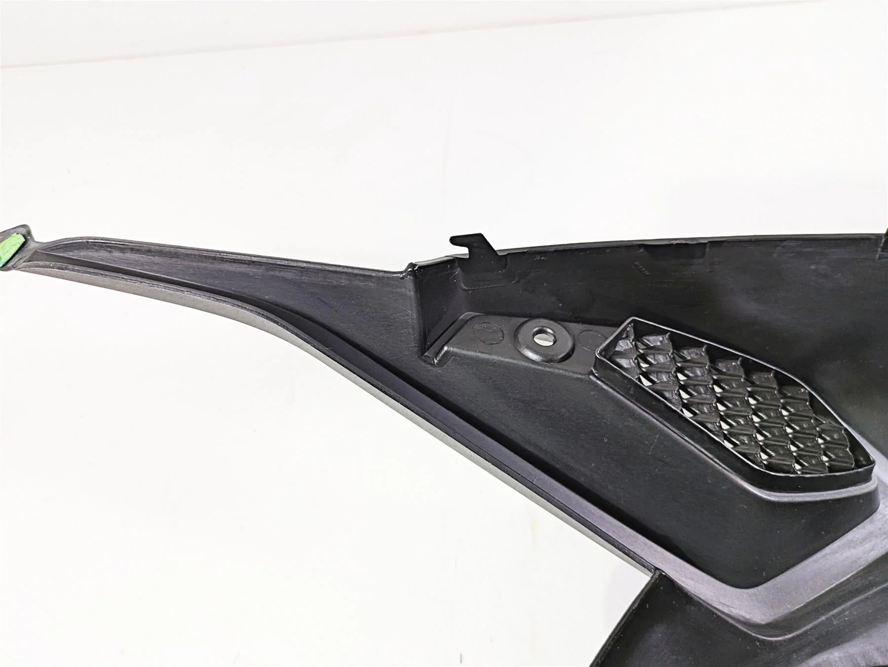 2017 BMW F800GS Adv K75 Right Main Tank Fairing Cover 46638530530 - Image 7