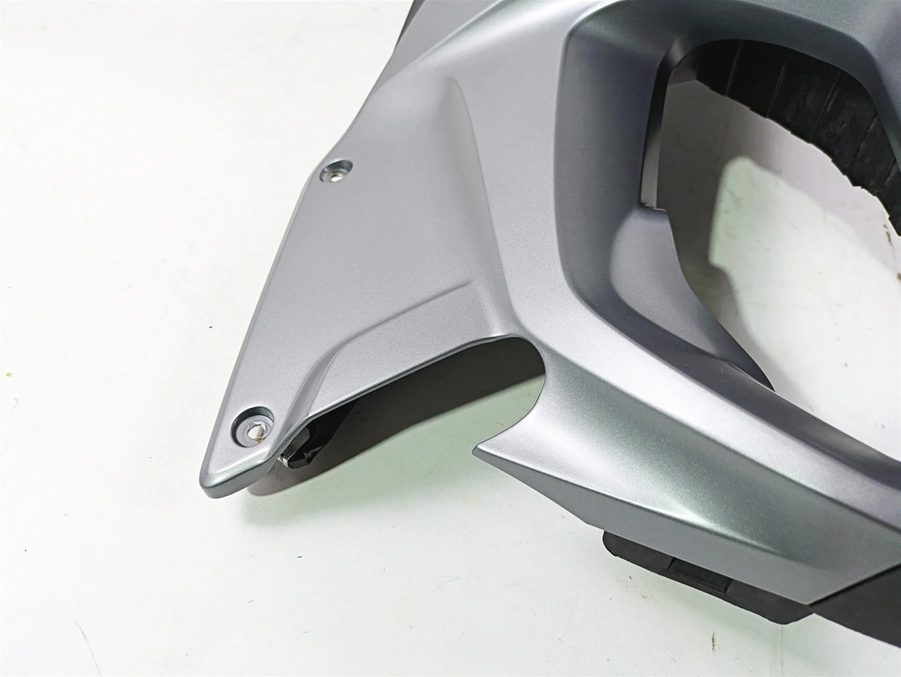2017 BMW F800GS Adv K75 Right Main Tank Fairing Cover 46638530530 - Image 5