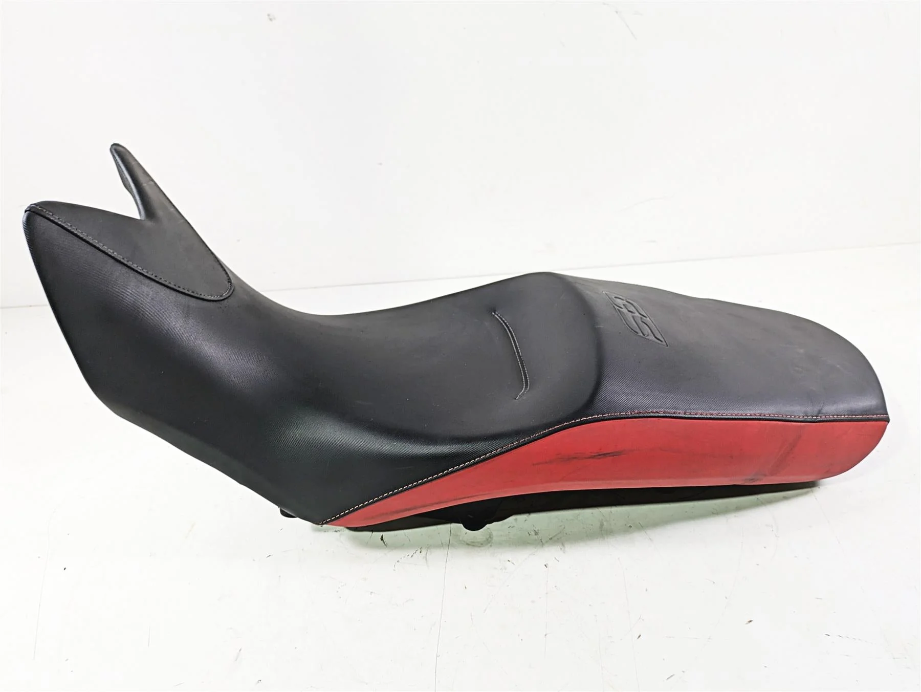 2017 BMW F800GS Adv K75 Seat Saddle Black Red 890mm 52538560377 - Image 4