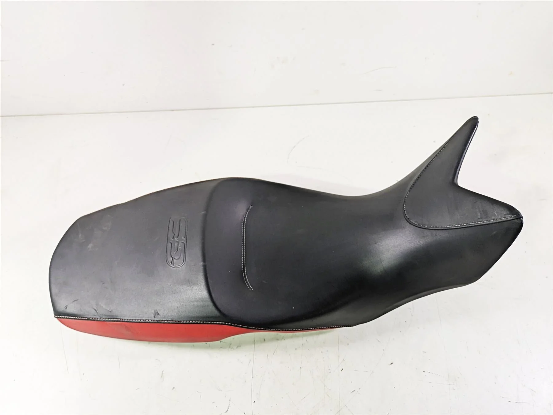 2017 BMW F800GS Adv K75 Seat Saddle Black Red 890mm 52538560377 - Image 6
